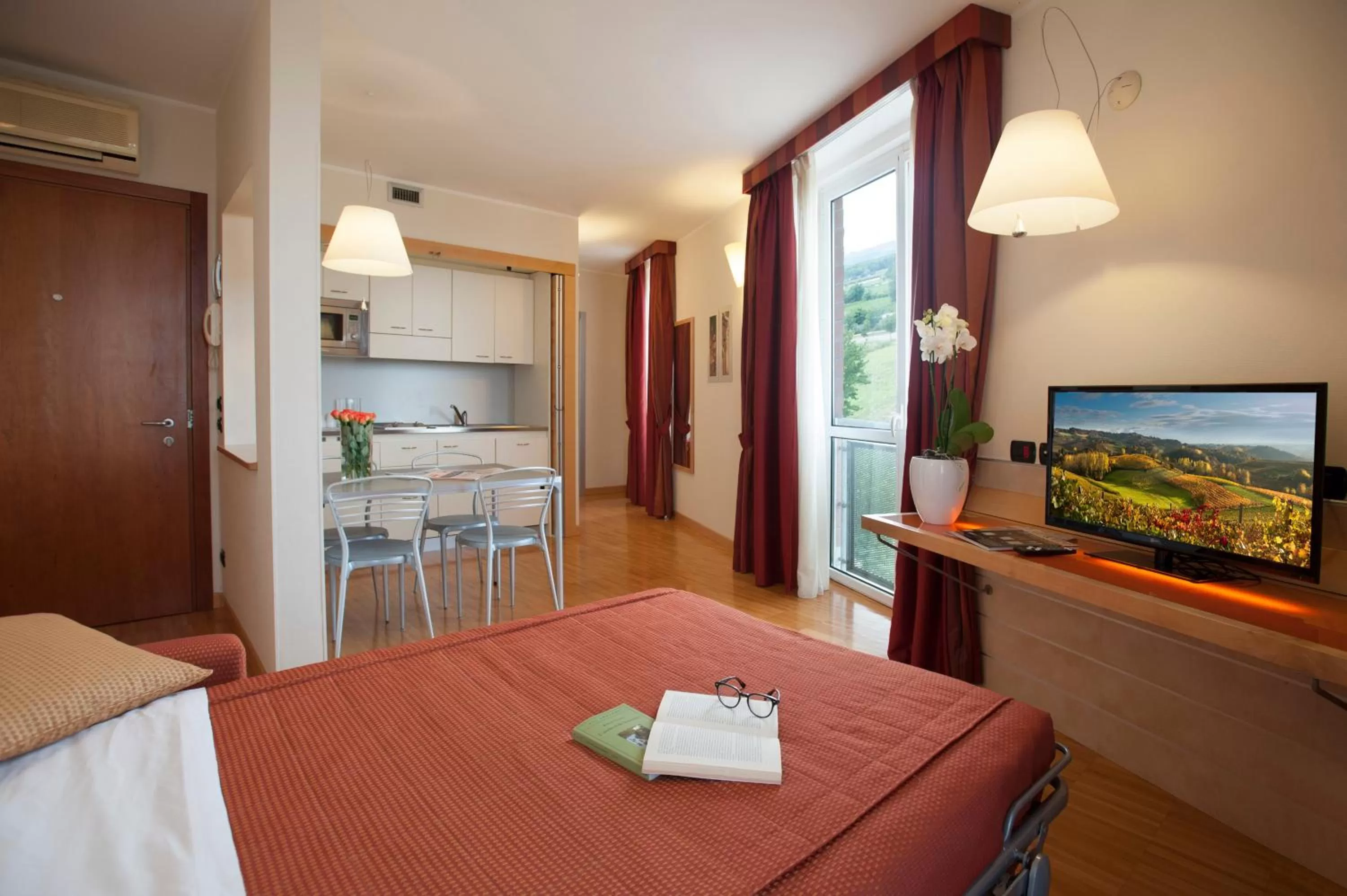 Bed in AlbaResidence Masera26