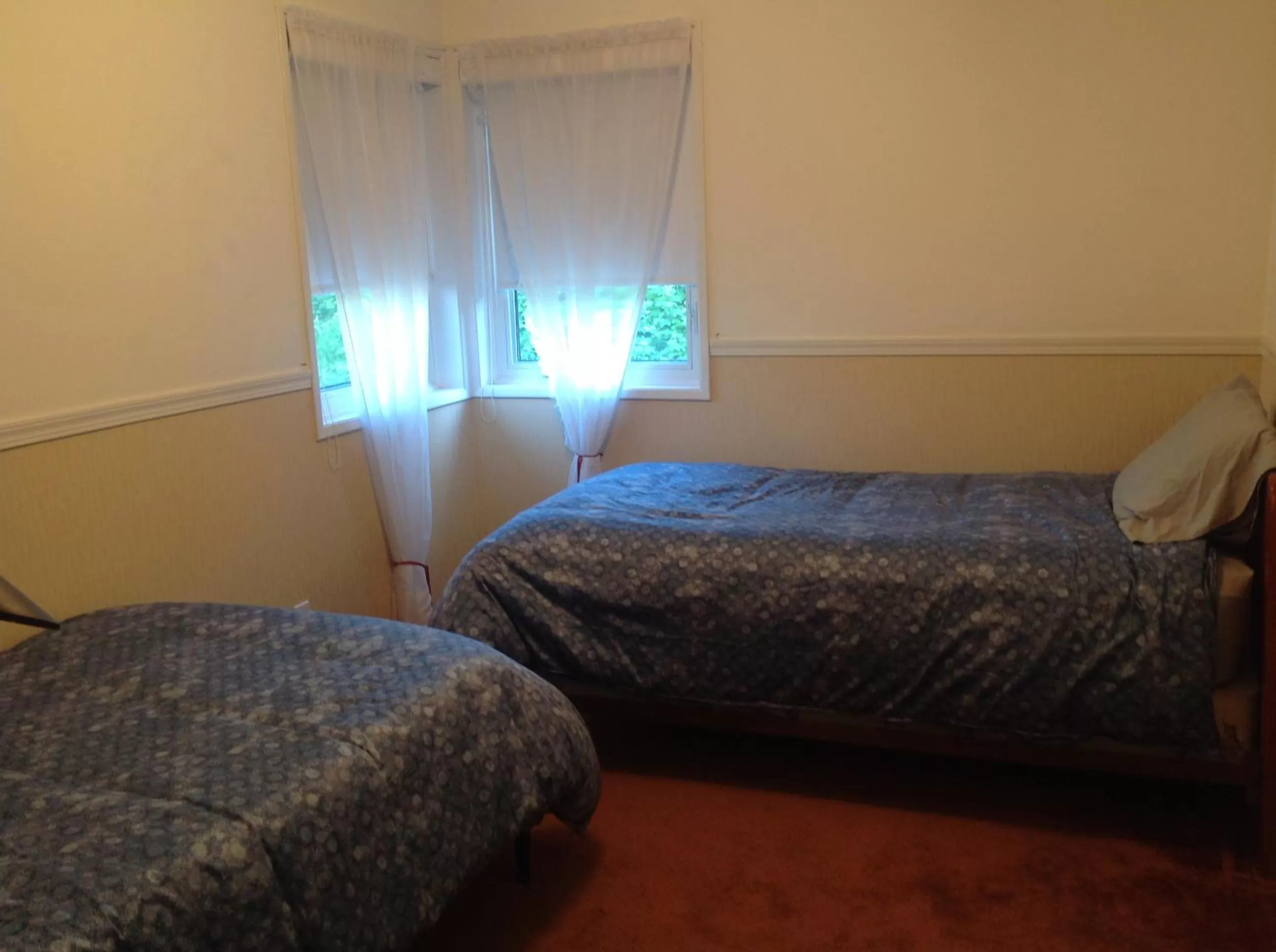 Bedroom, Bed in Laurel's Cottage by Elevate Rooms