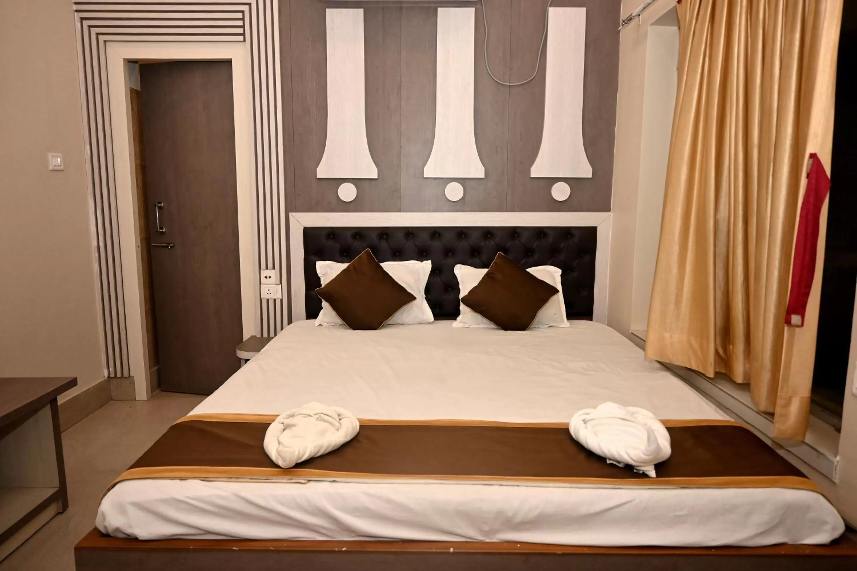 Bed in Royal Sea View