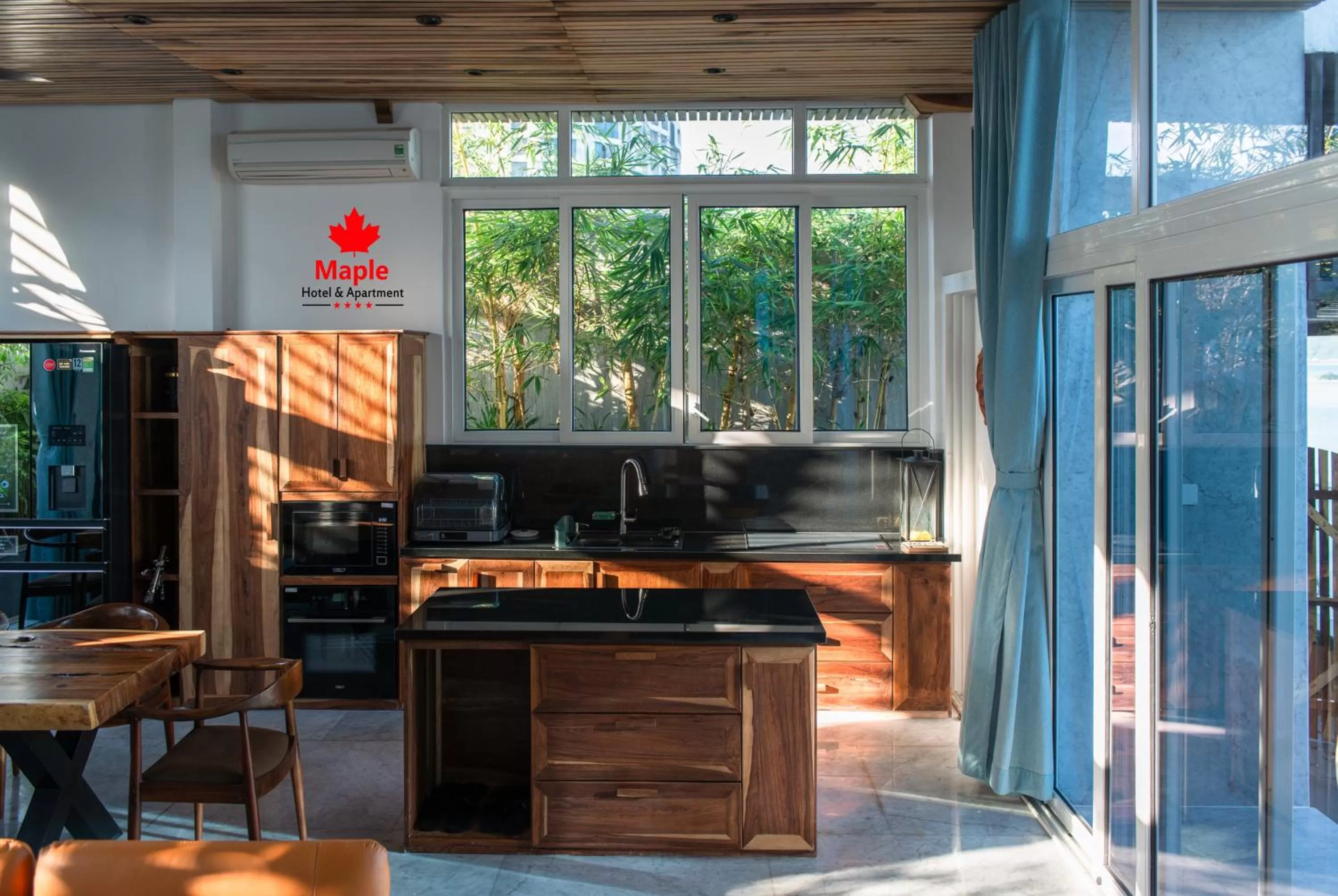 TV and multimedia in Maple Hotel & Apartment