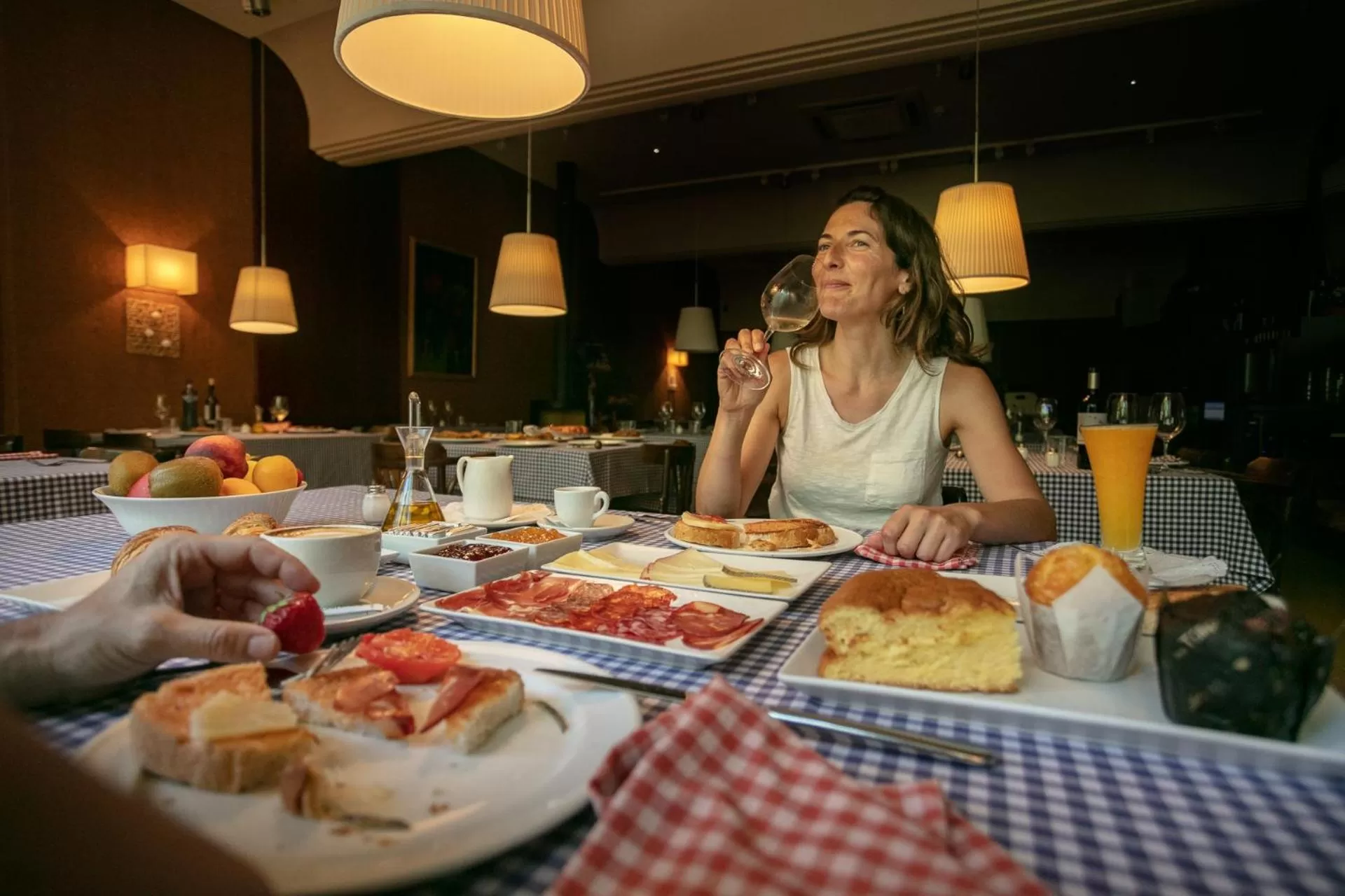 Restaurant/places to eat in Hotel-Hostal Sport