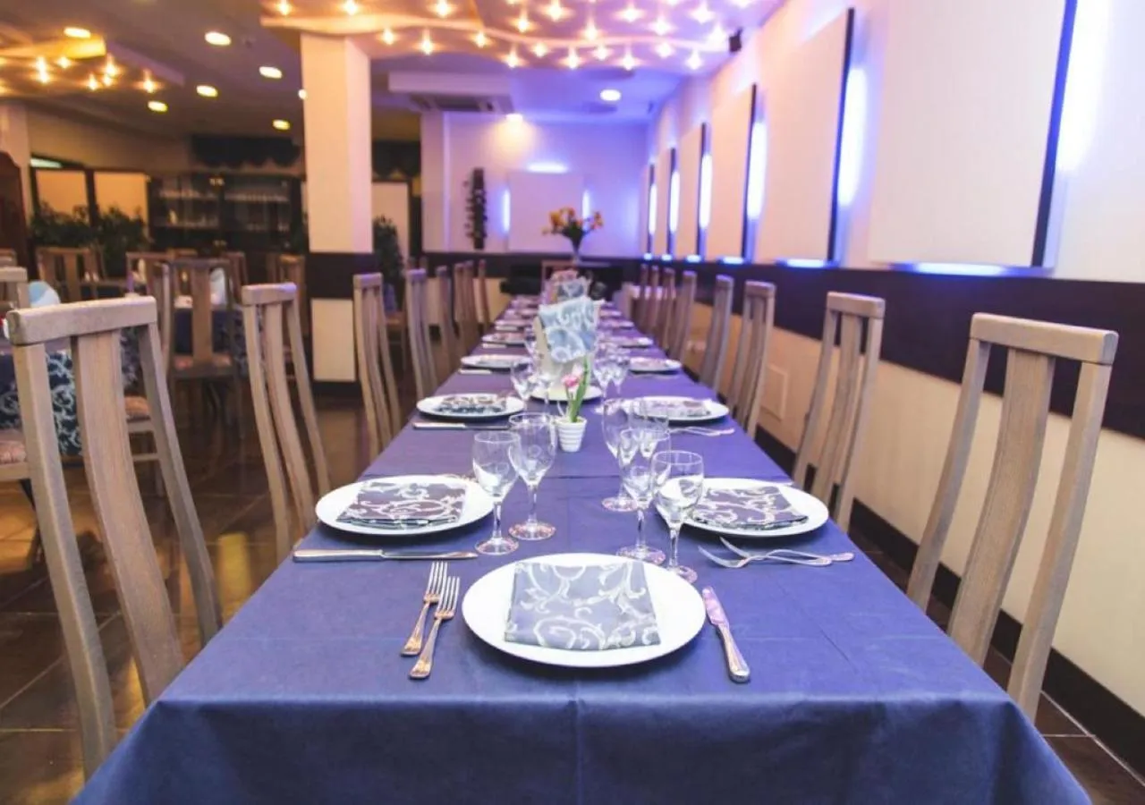 Restaurant/places to eat in Hotel Gabbiano