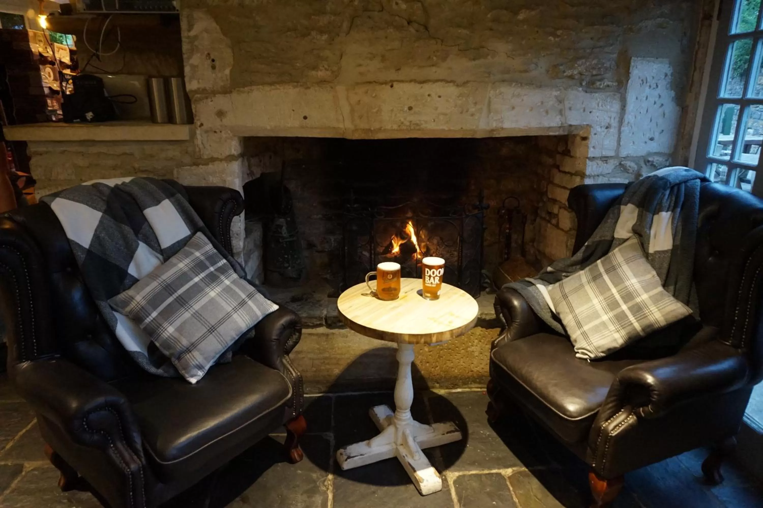 Restaurant/places to eat in The Barge Inn