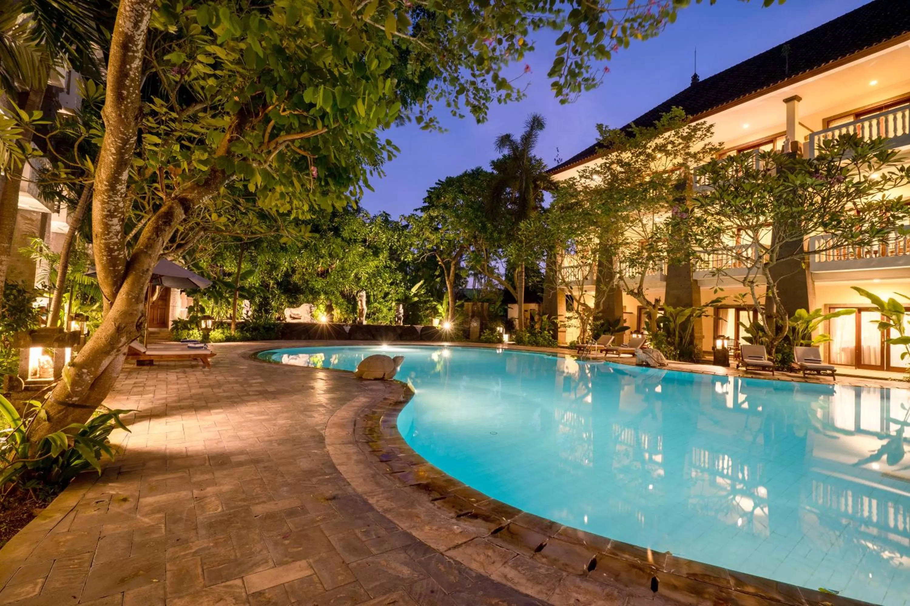 Swimming pool in Hotel Kumala Pantai