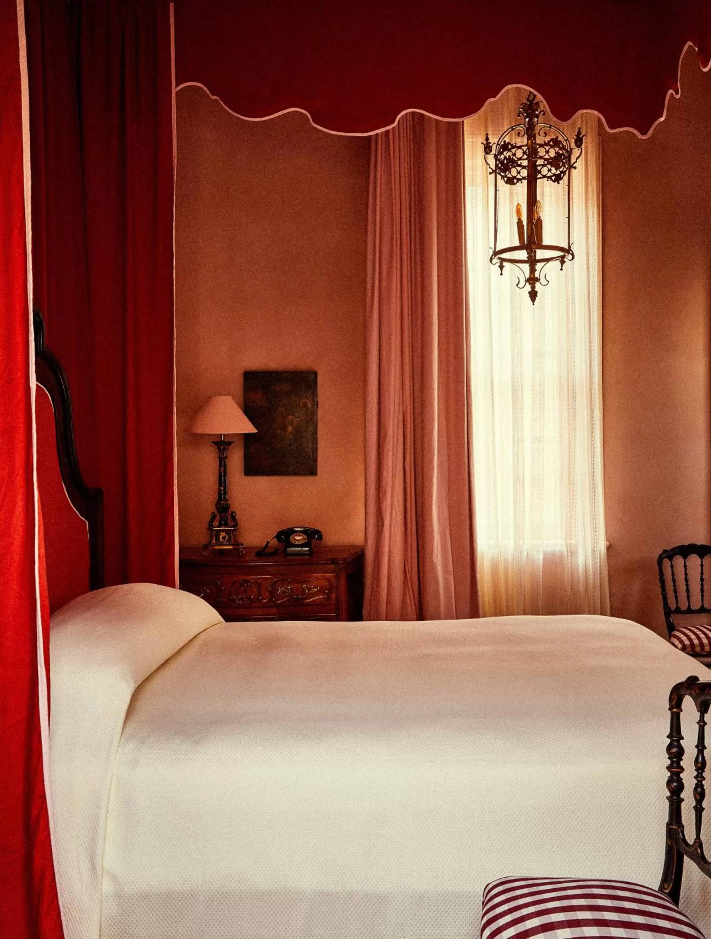 Bedroom, Bed in Hotel Peter and Paul, an Ash Hotel