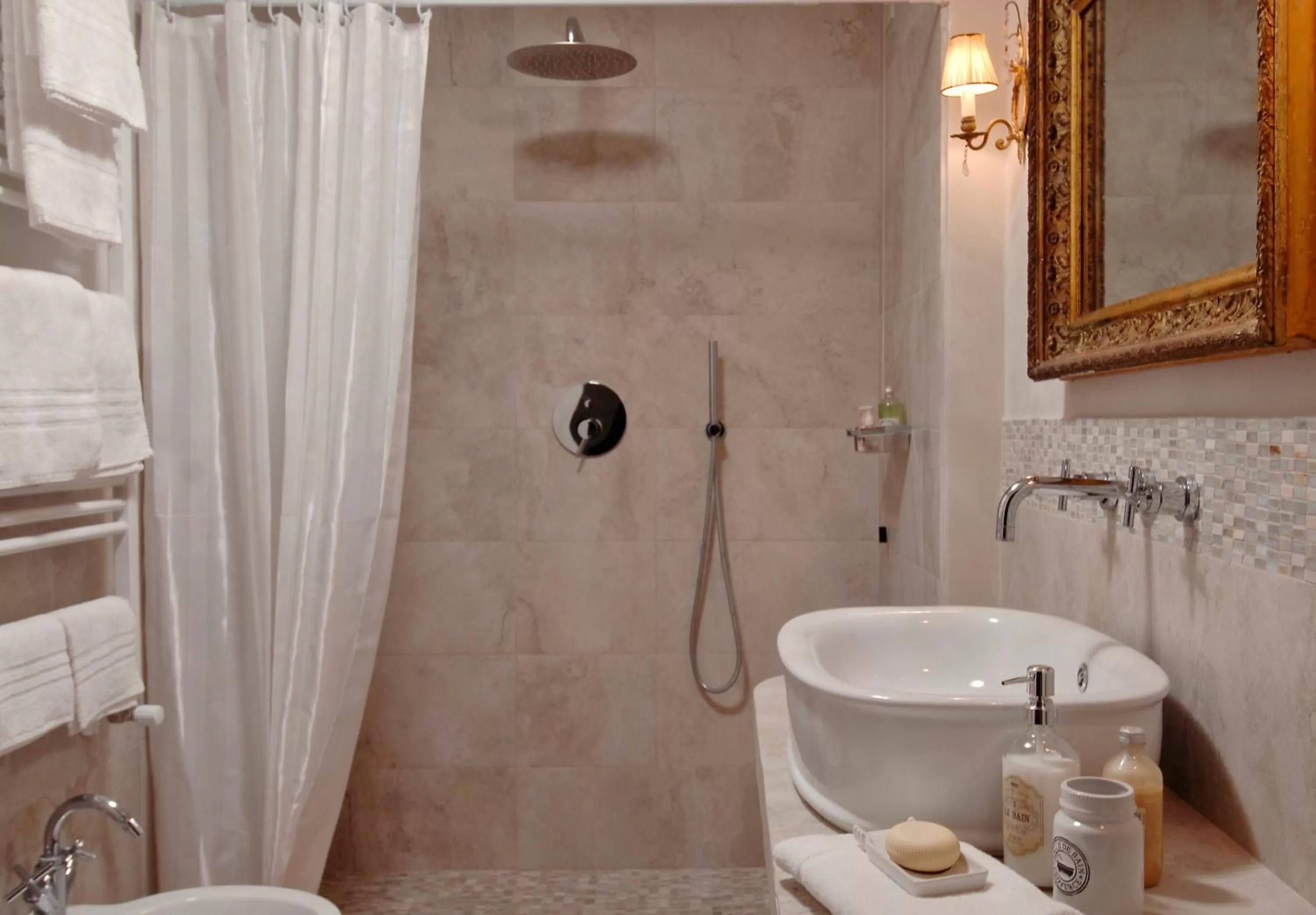 Shower, Bathroom in Palazzo Sant'Angelo
