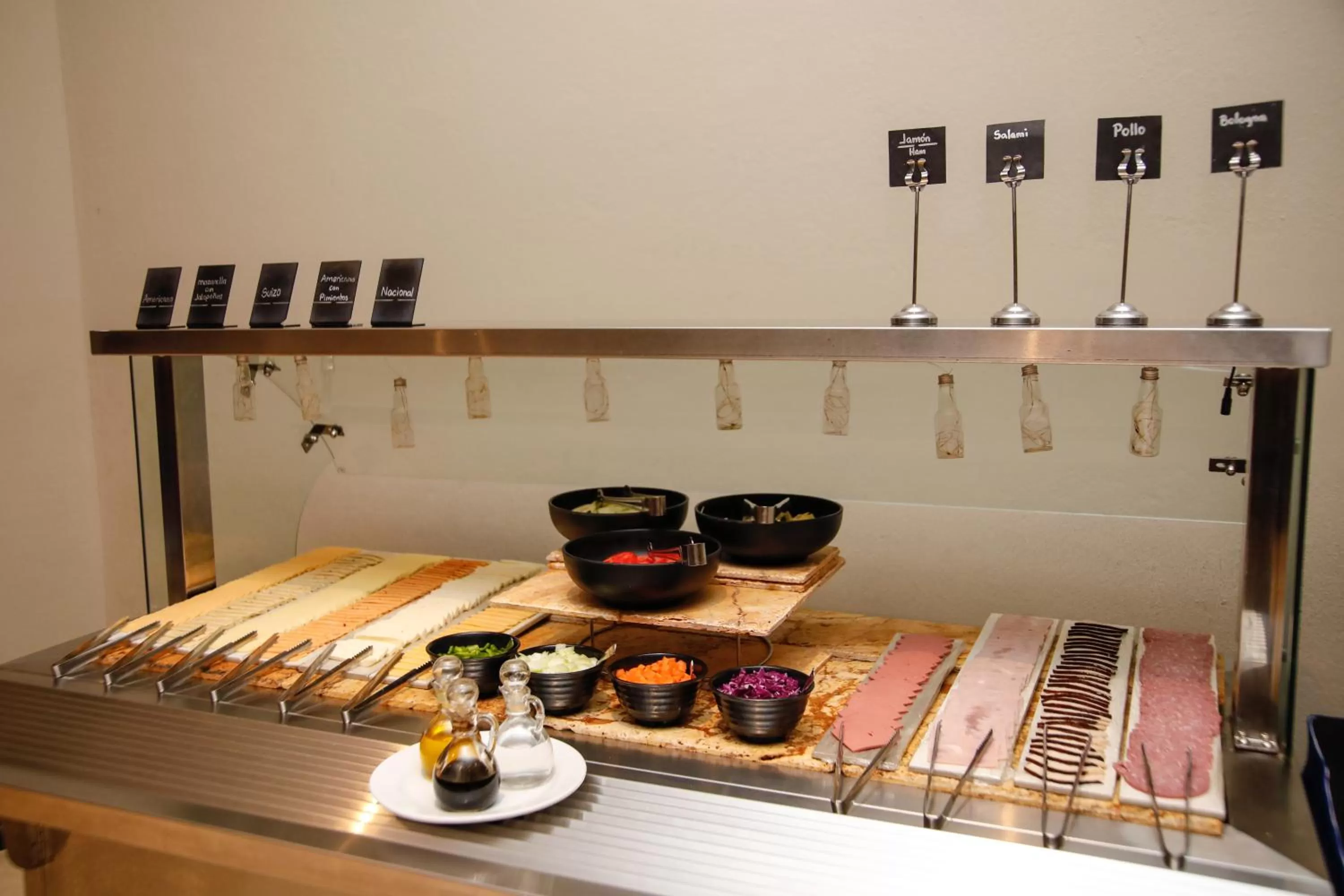 Buffet breakfast in Plaza Paitilla Inn