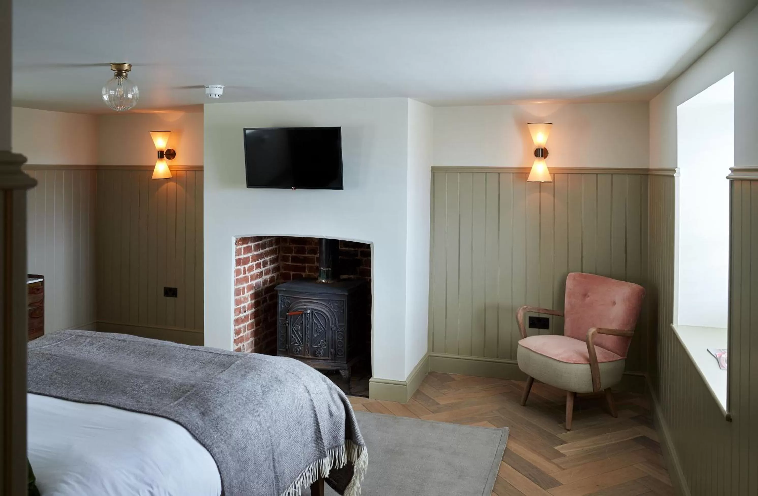 Bedroom, TV/Entertainment Center in The Ingham Swan
