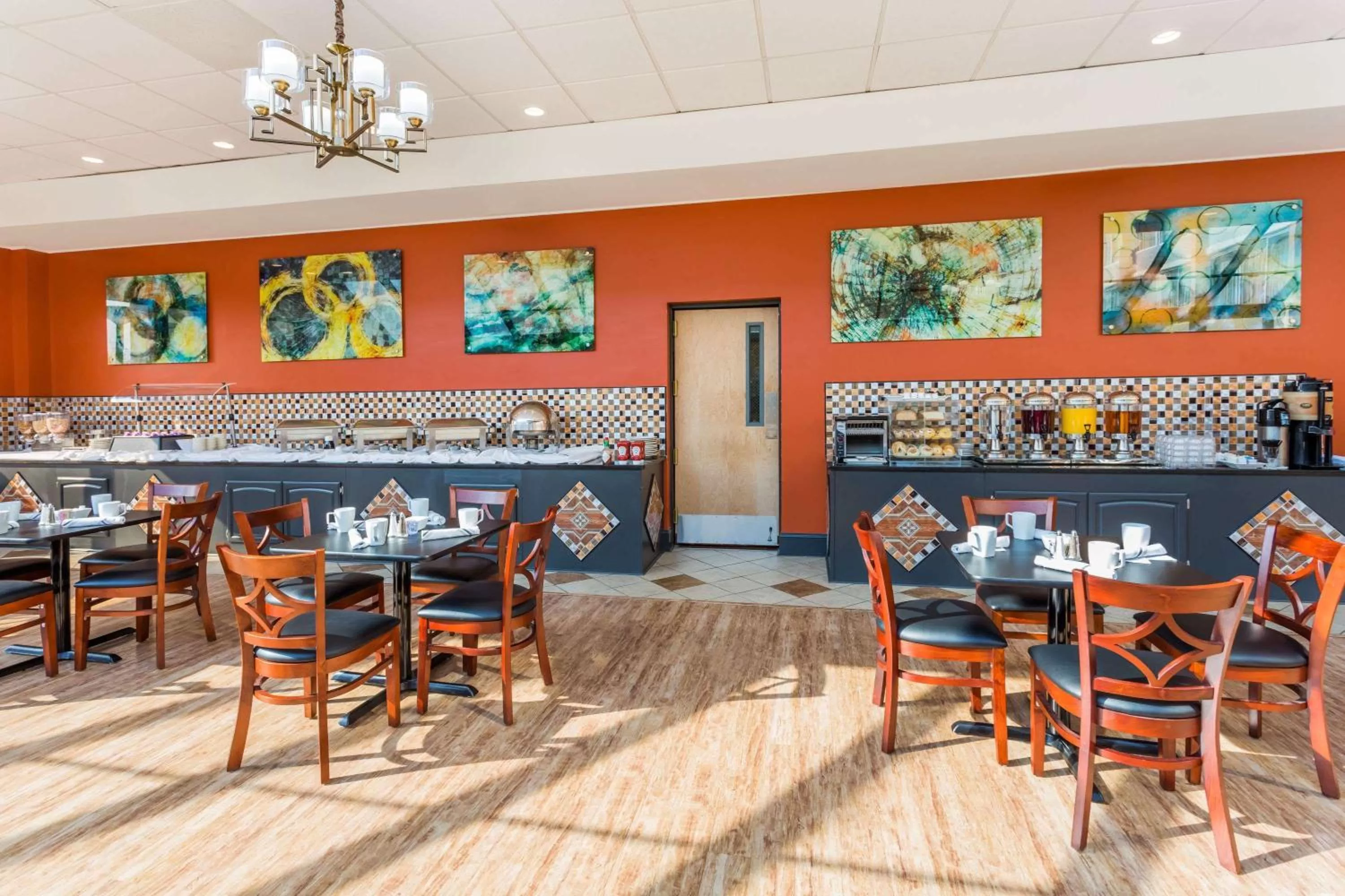 Restaurant/places to eat in Wyndham Garden Greensboro