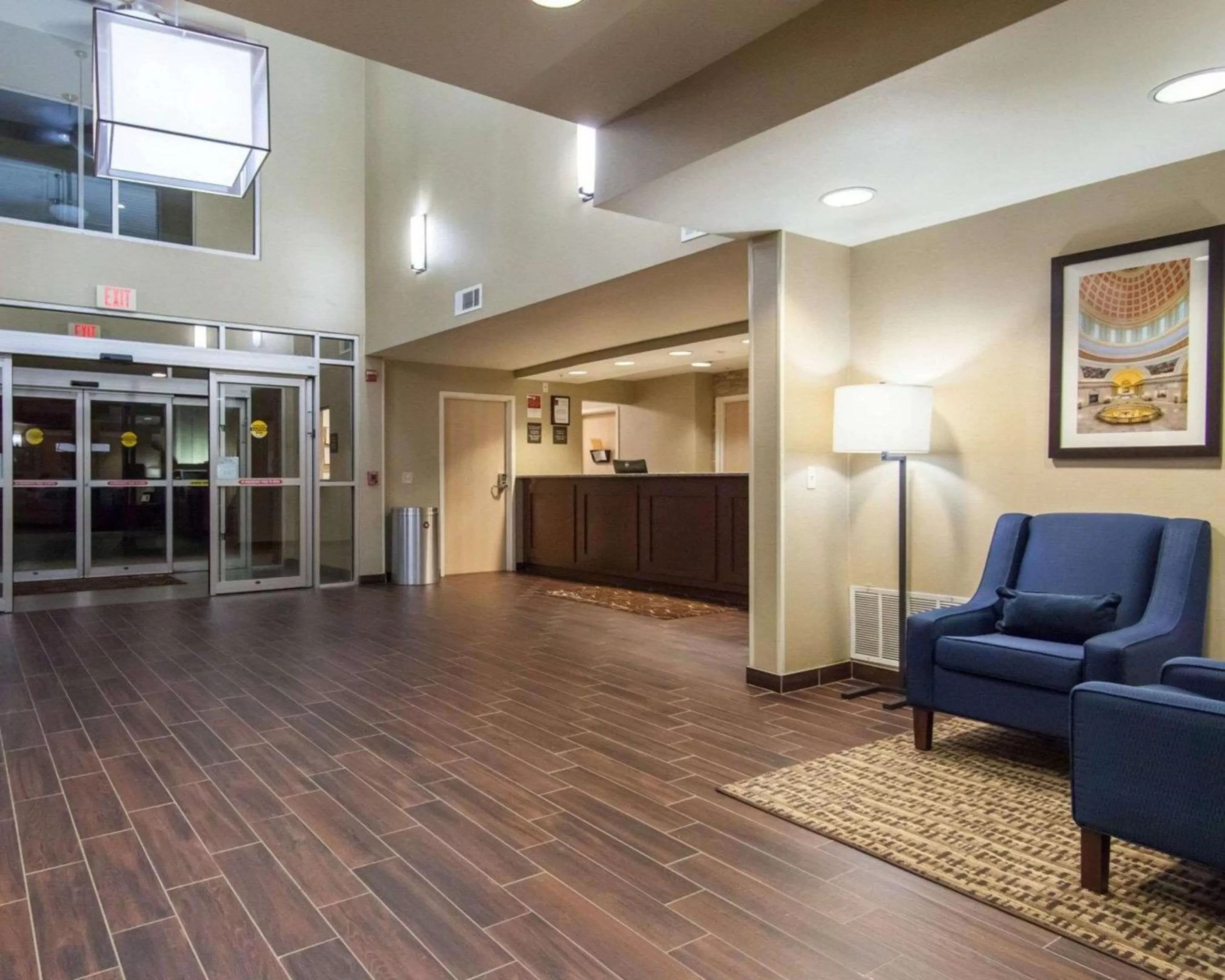 Lobby or reception in Comfort Suites Tulsa Central