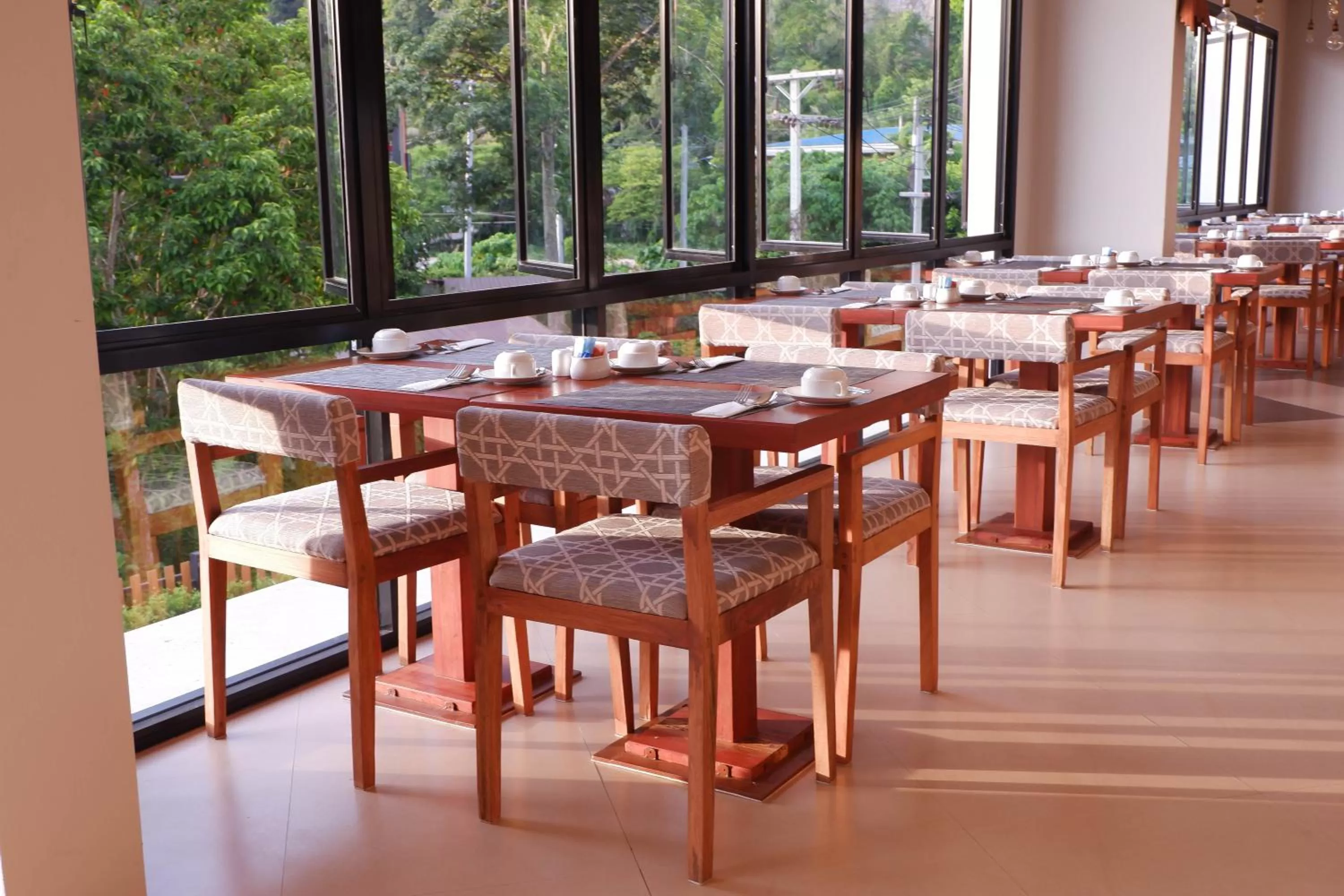 Restaurant/places to eat in Sea Seeker Krabi Resort