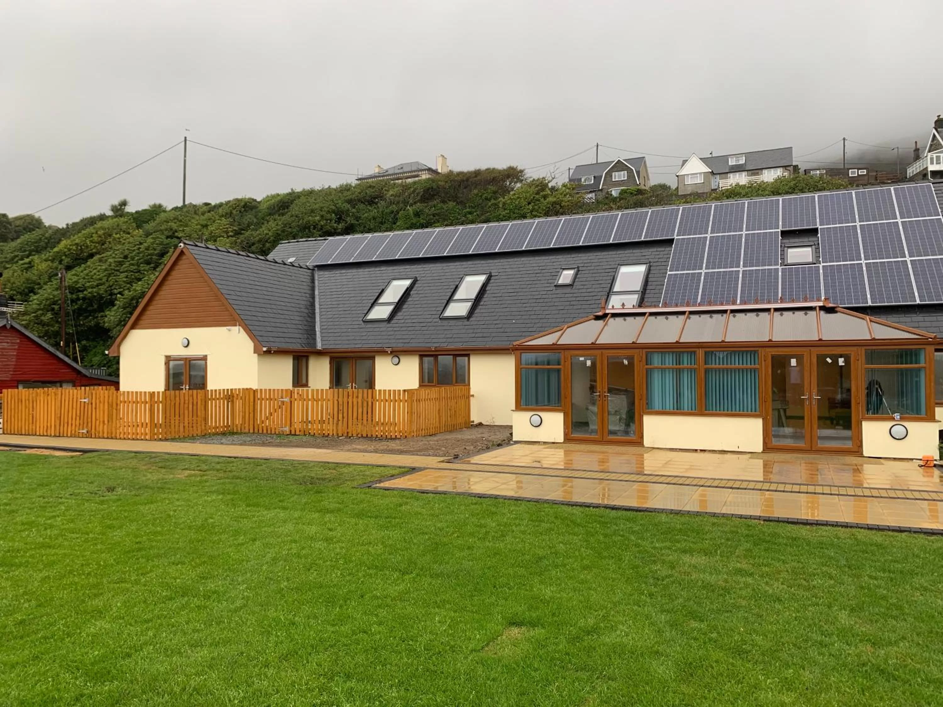 Property building in Barmouth Beach Club