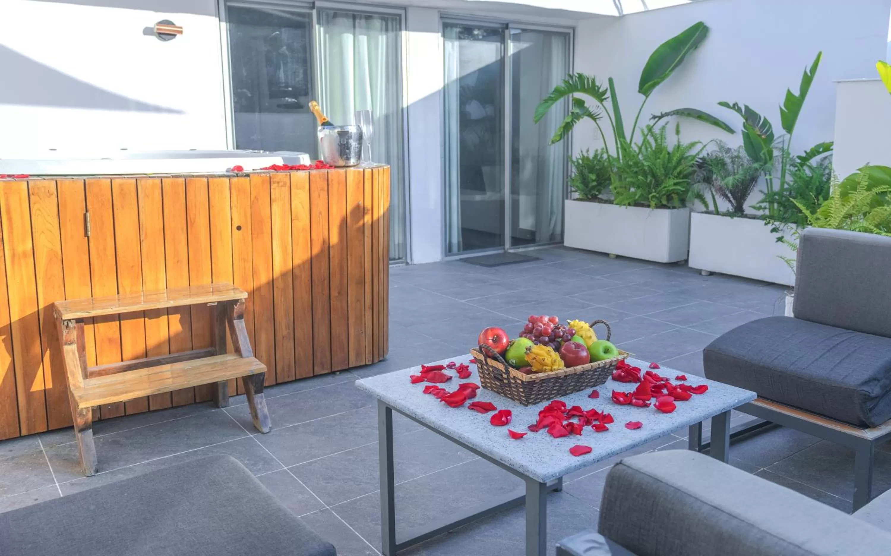 Hot Tub in Viktory Boutique Hotel