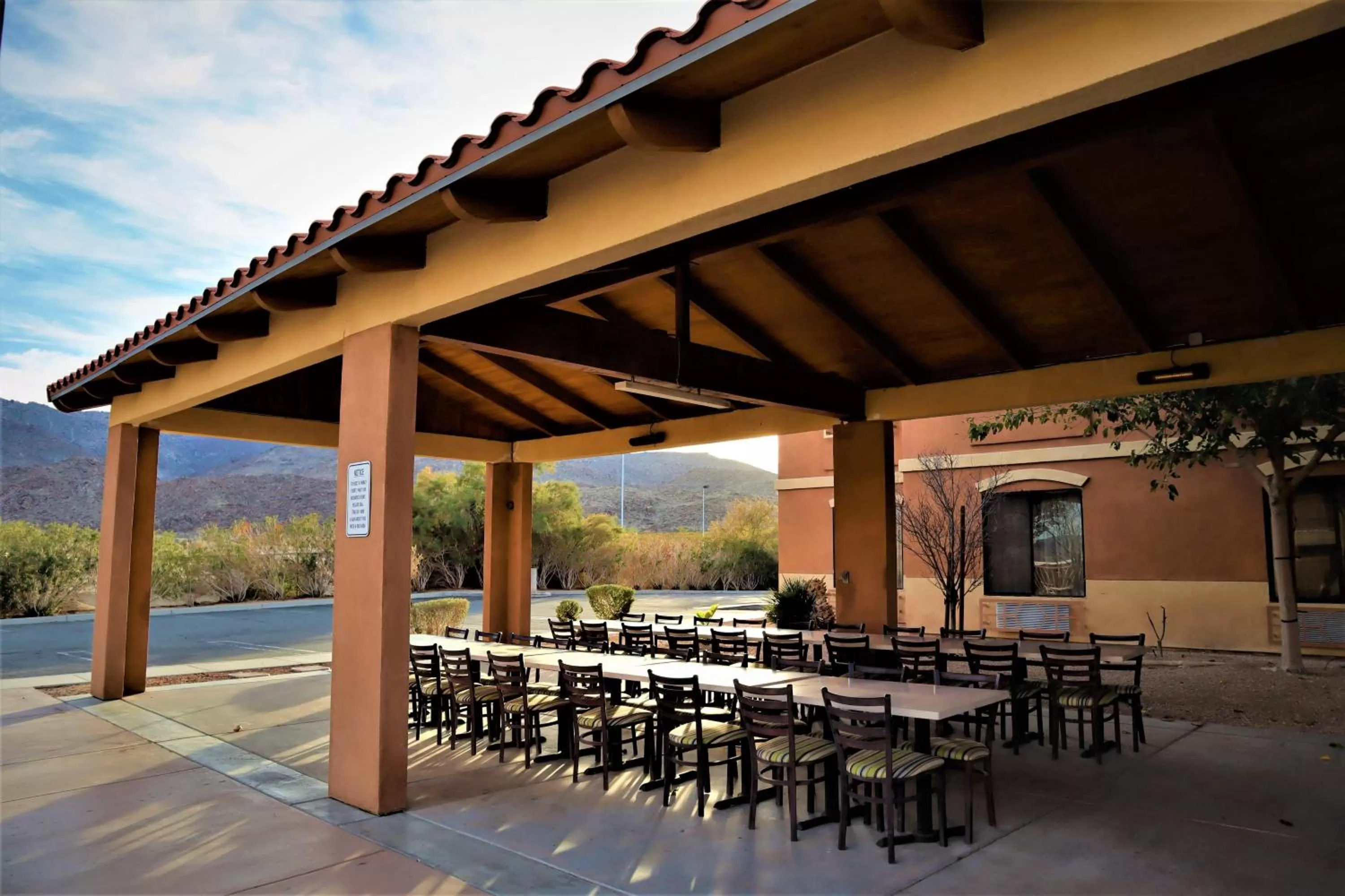 Patio in Oasis Inn & Suites 29 Palms Hotel Joshua Tree National Park