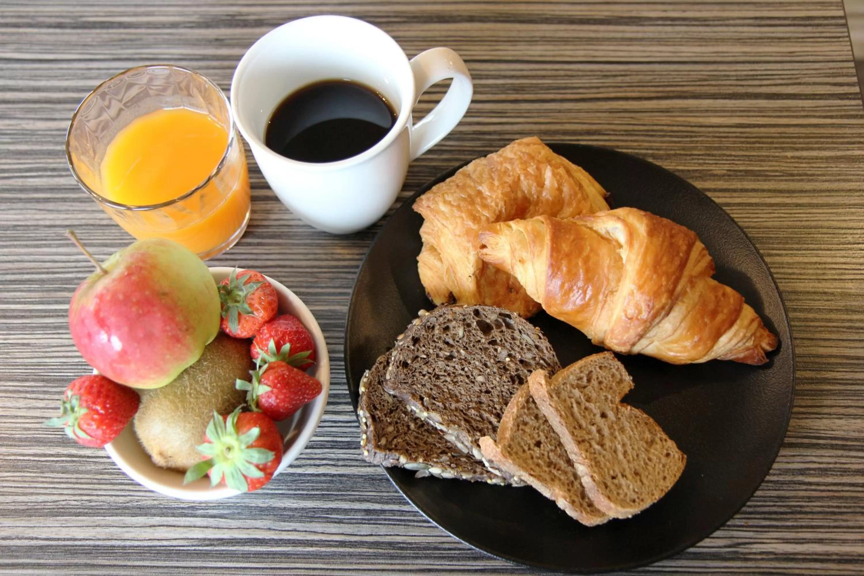 Restaurant/places to eat in Hôtel Best Western The Wish Versailles