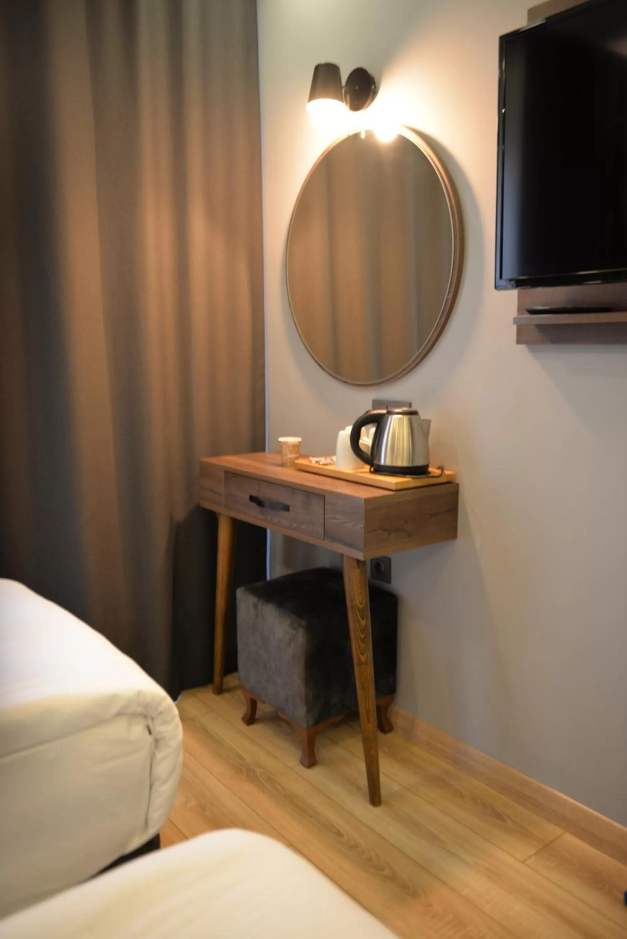 TV and multimedia, Bed in Basilissis Hotel