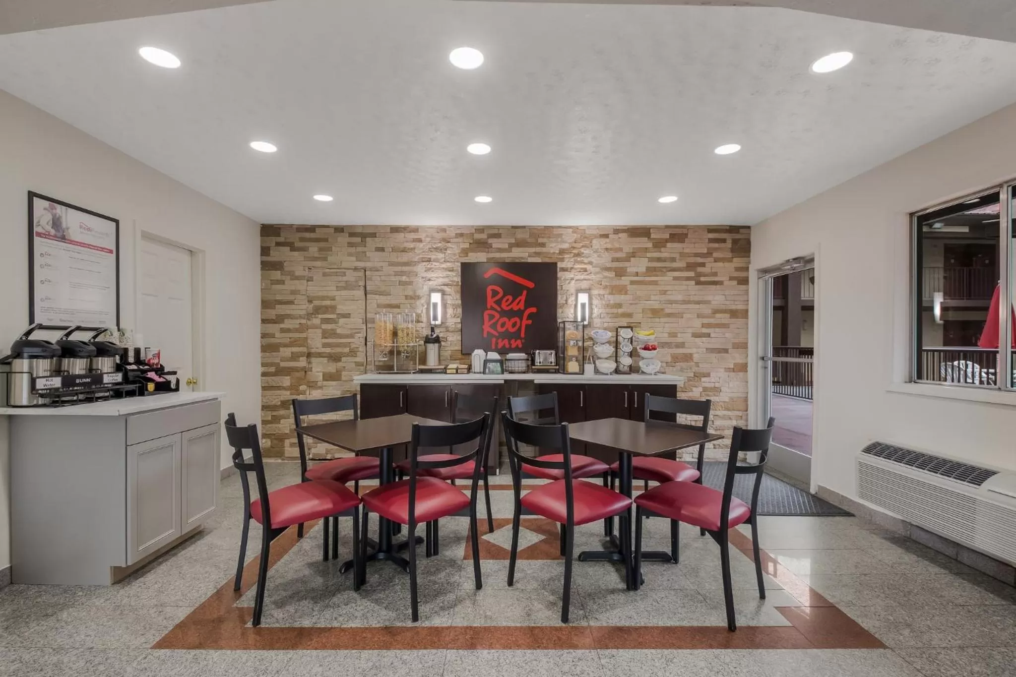 Breakfast in Red Roof Inn Crossville