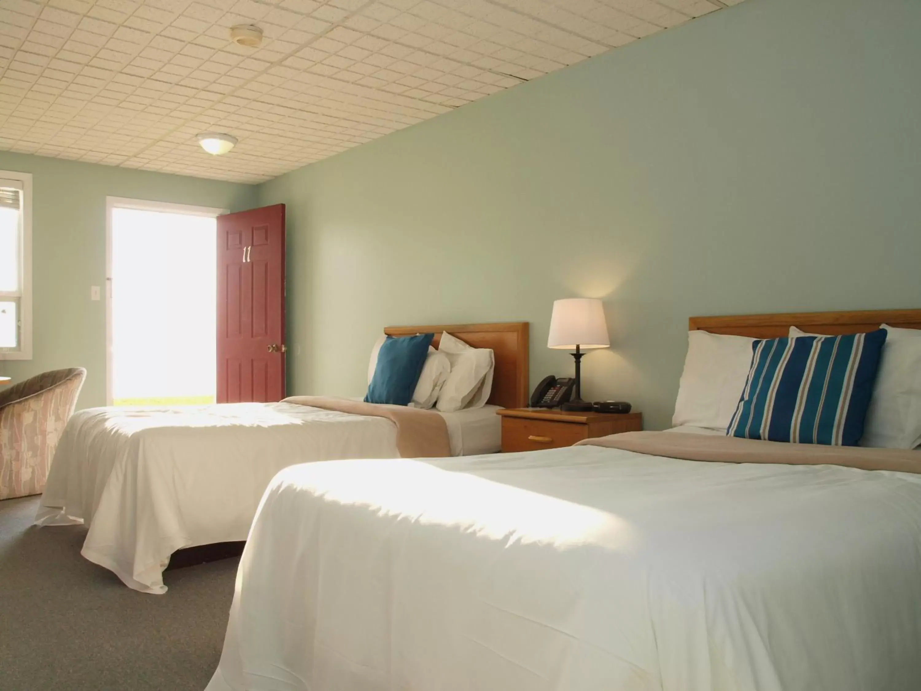 Standard Double Room in Sands on Golden Lake Standard Double Room in Sands on Golden Lake