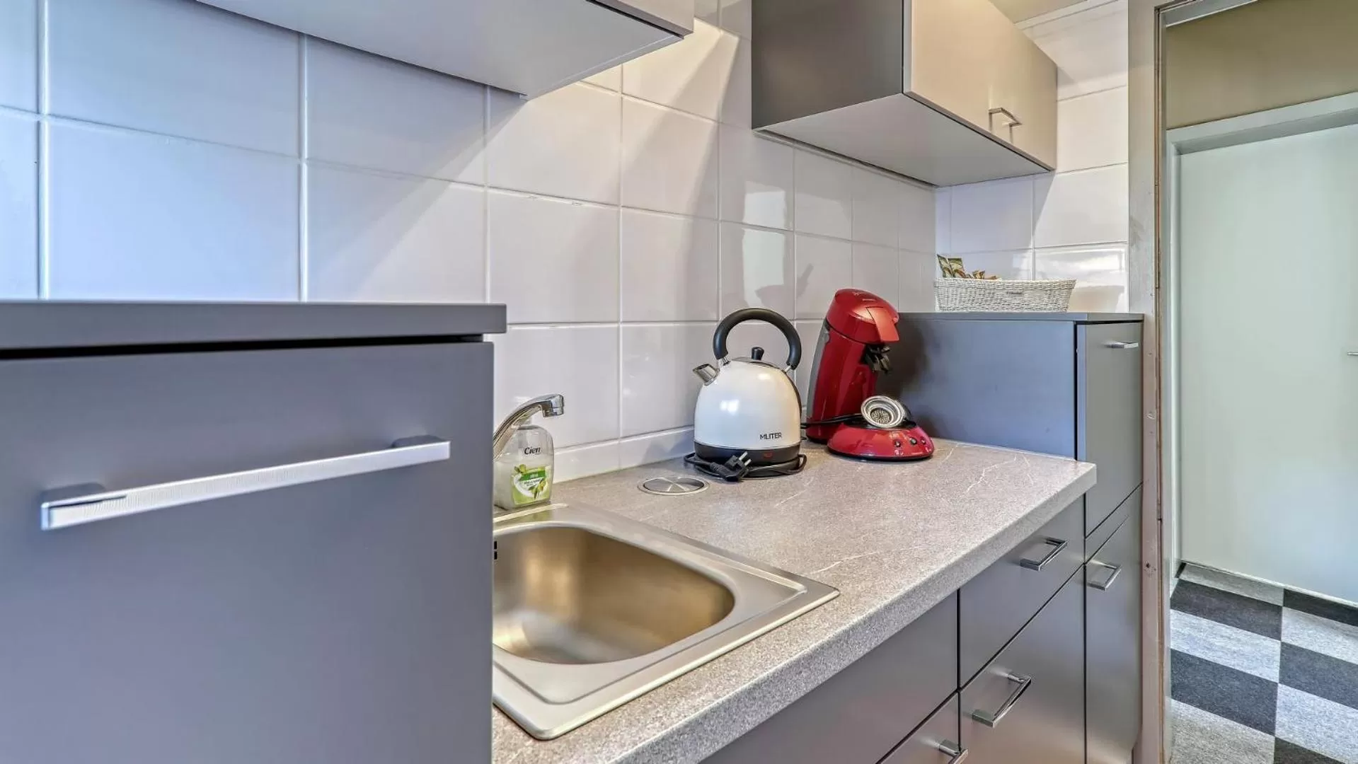 Kitchen or kitchenette in Suit' & Frühstück Zum Latschen - Adults Only