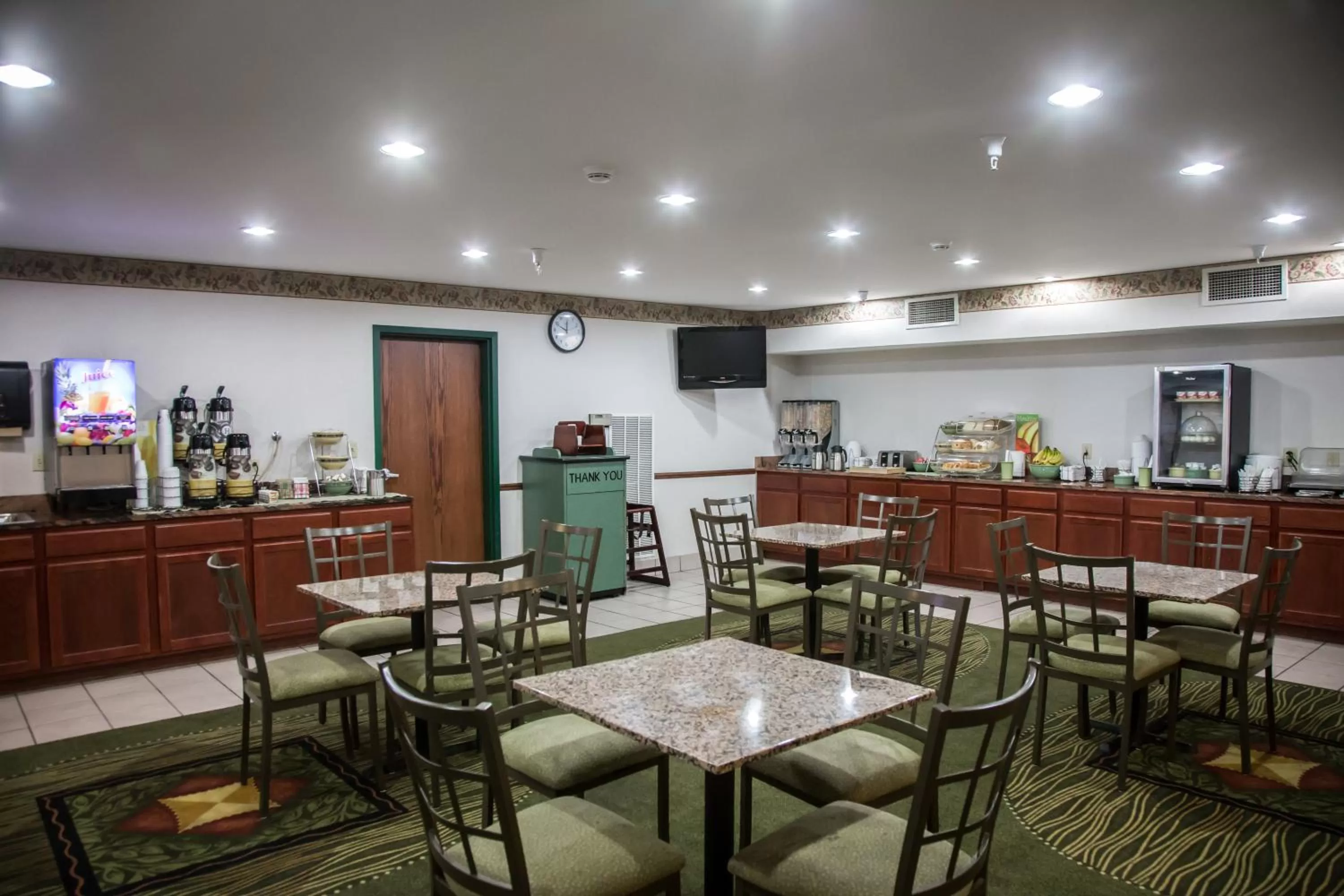 Breakfast in Quality Inn & Suites Loves Park near Rockford