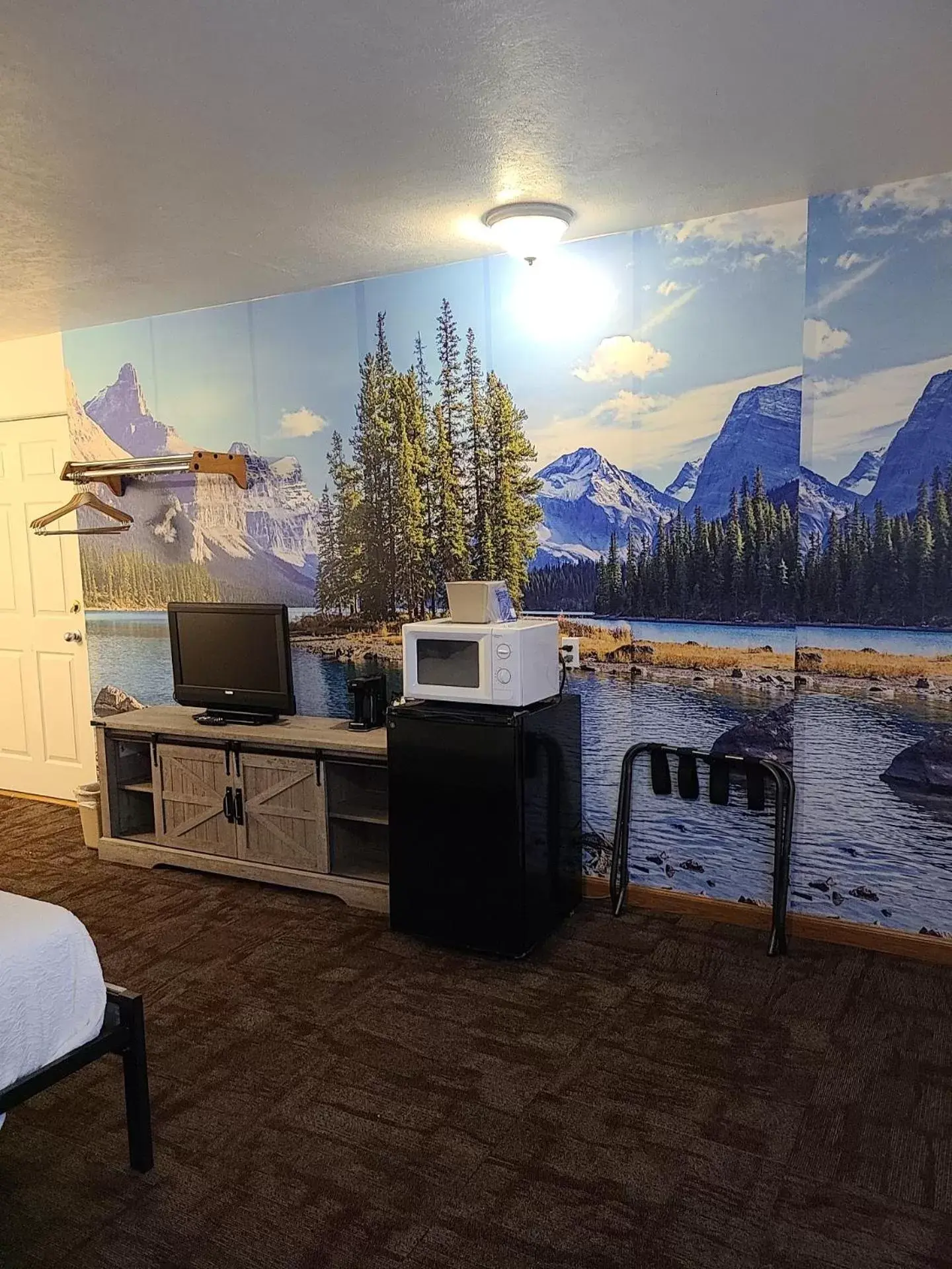 Queen Room in Jefferson Inn Queen Room in Jefferson Inn