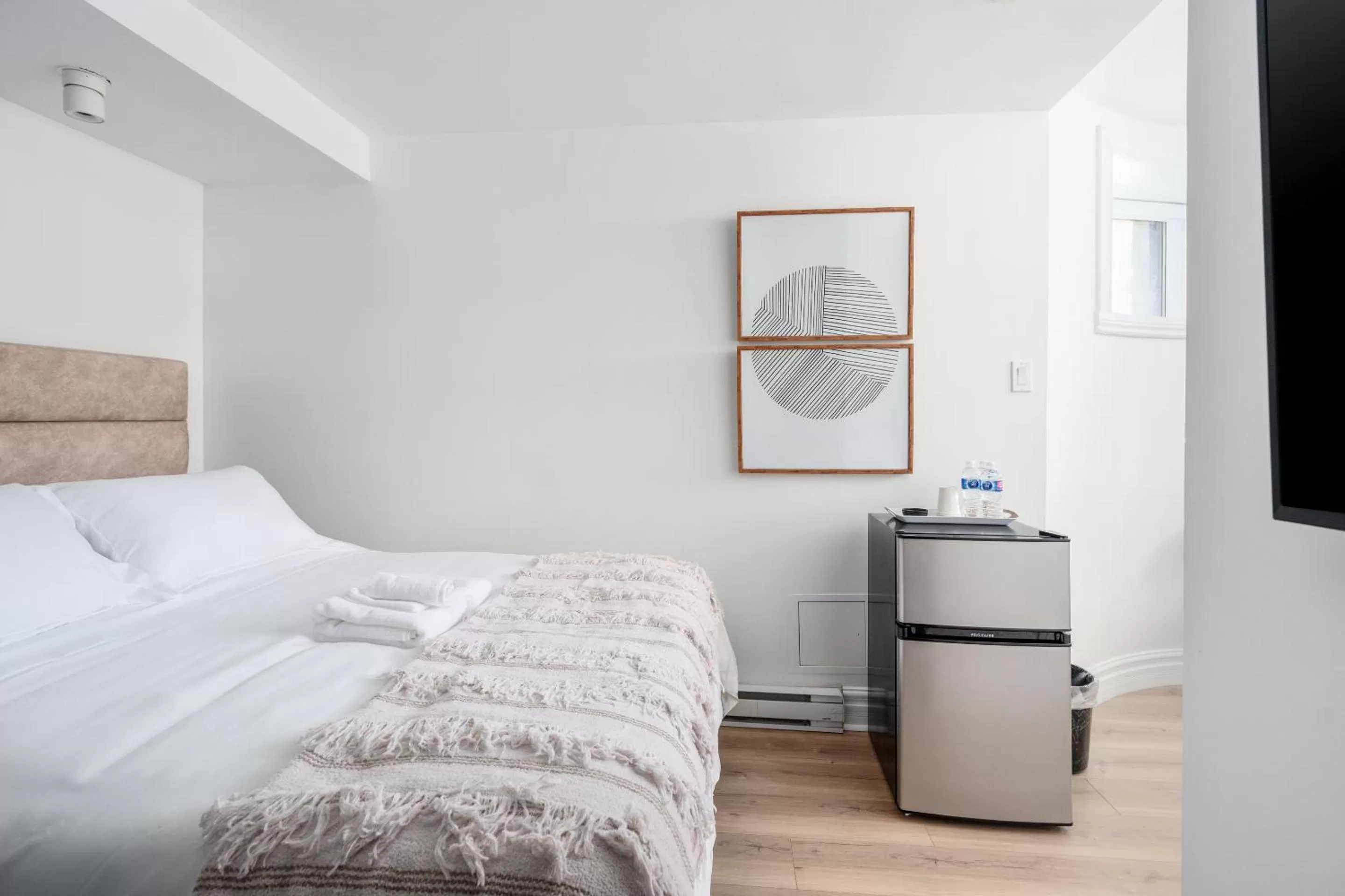 Bed in Le Penfield Par Nomade MTL