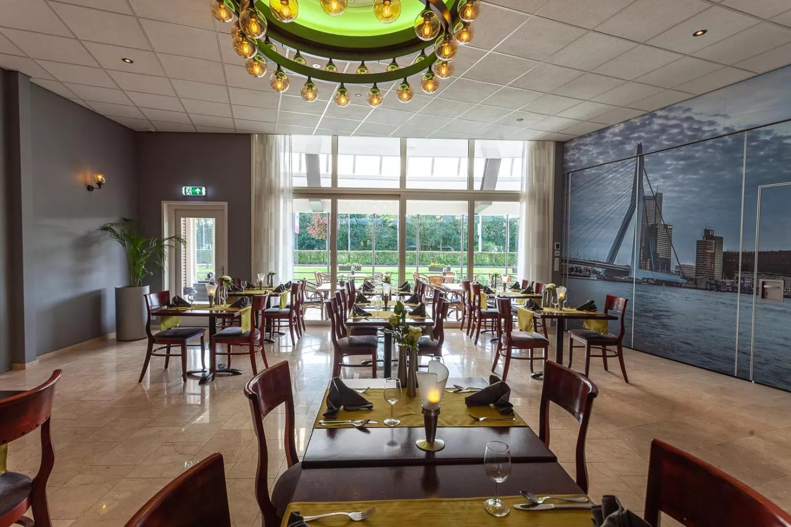 Restaurant/places to eat in Atlas Hotel Holiday