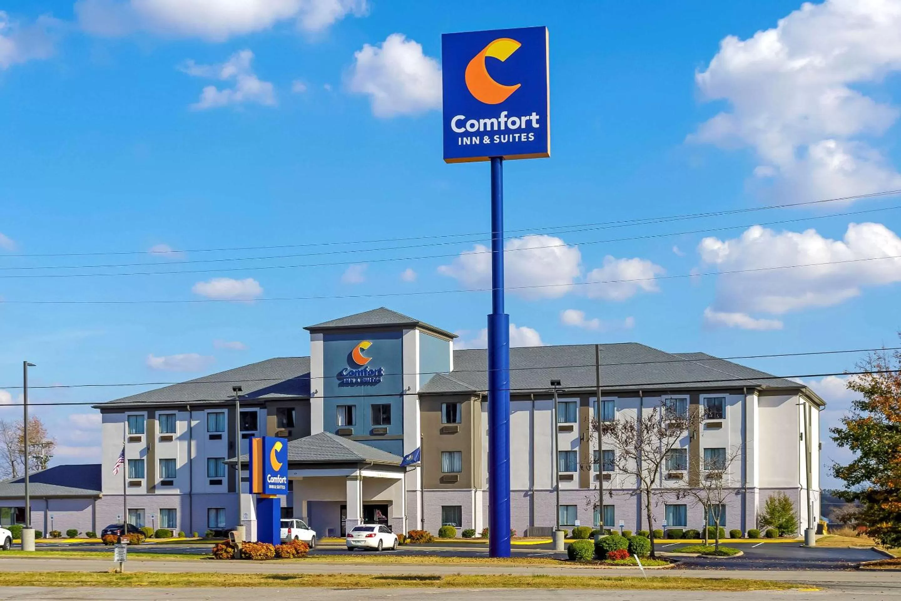 Property building in Comfort Inn & Suites Cave City