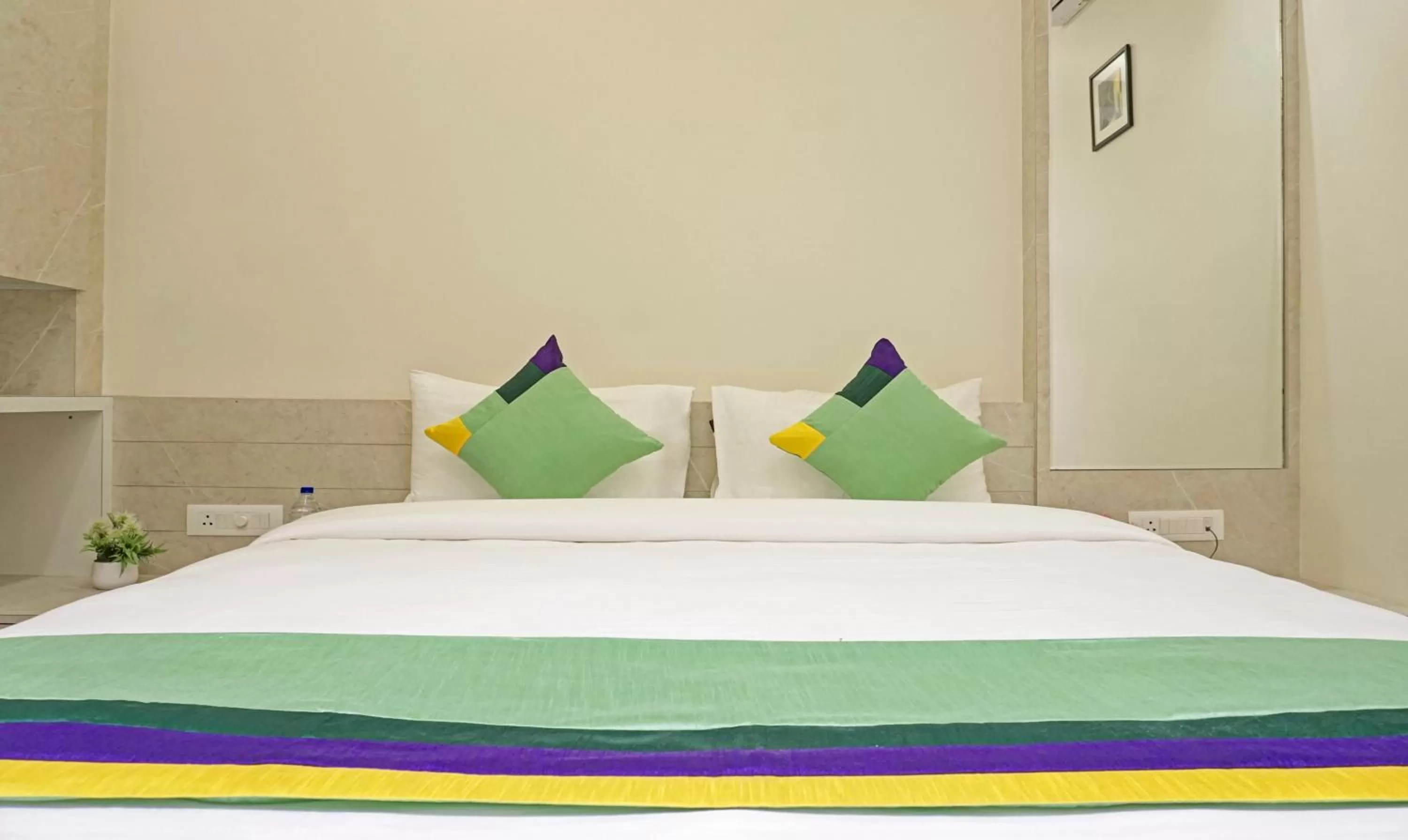 Bedroom, Bed in Treebo The Utsav, Nashik