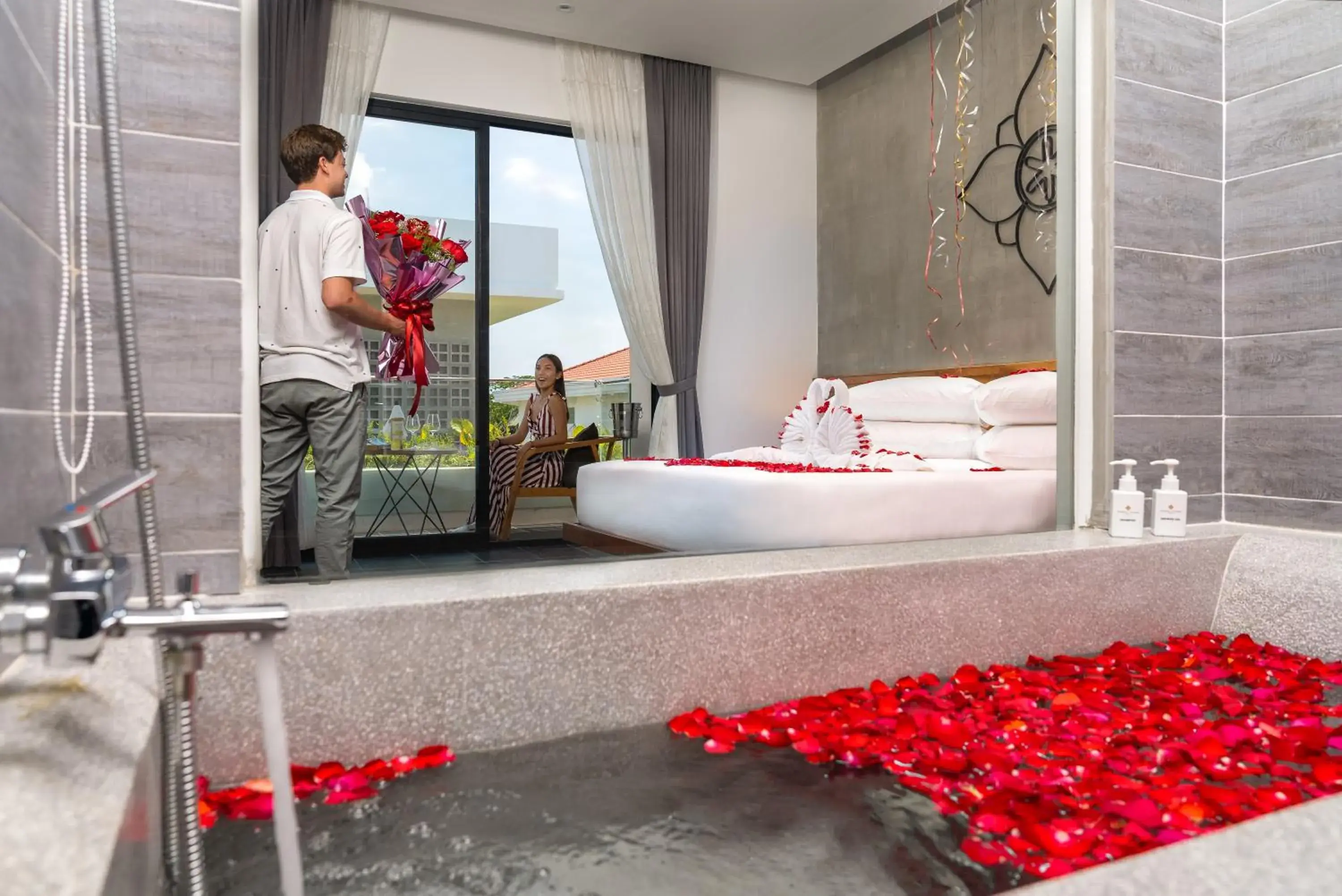 Honeymoon Suite with Balcony in Phka Chan Hotel Honeymoon Suite with Balcony in Phka Chan Hotel