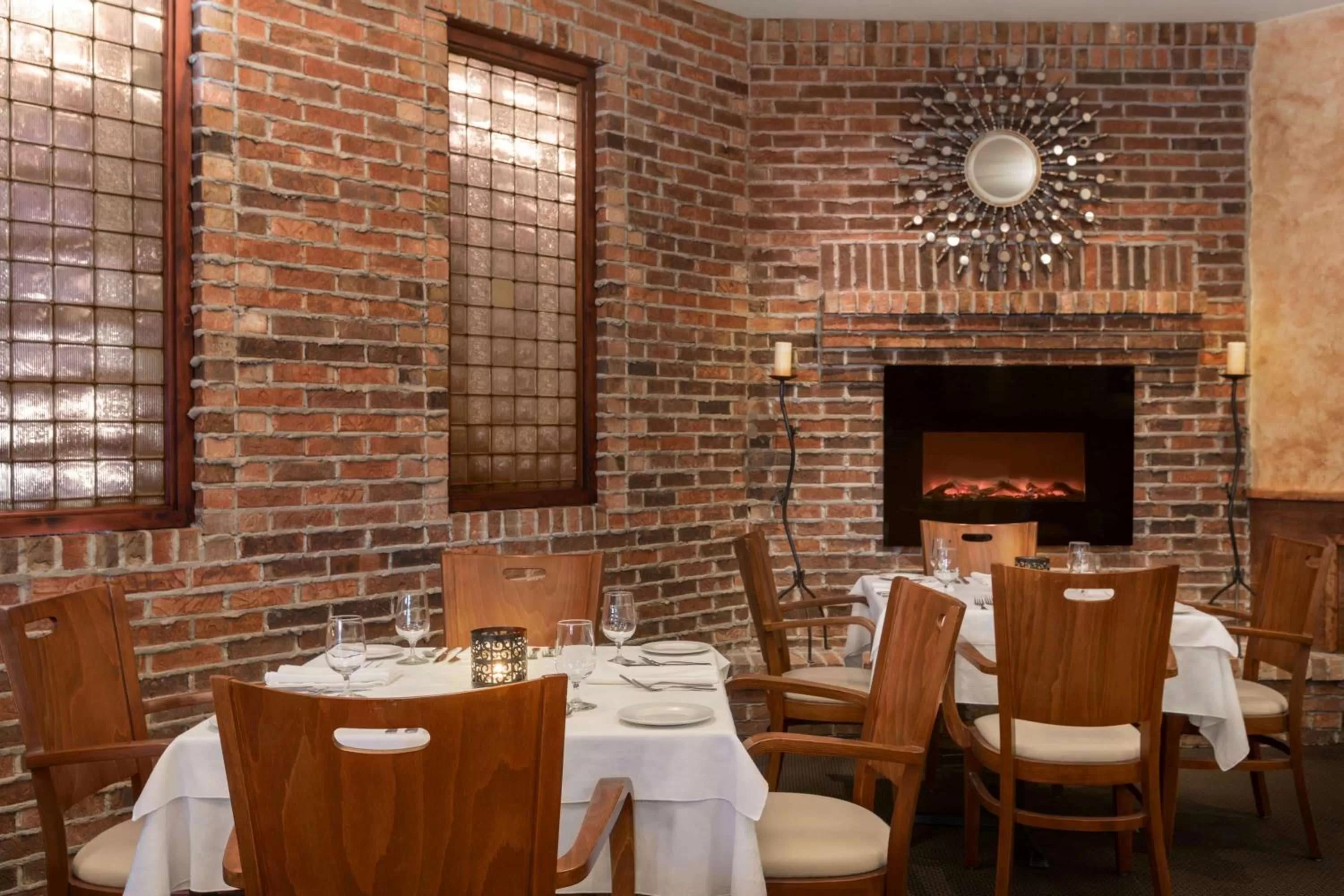 On site, Restaurant/Places to Eat in Travelodge Hotel by Wyndham Kingston Lasalle