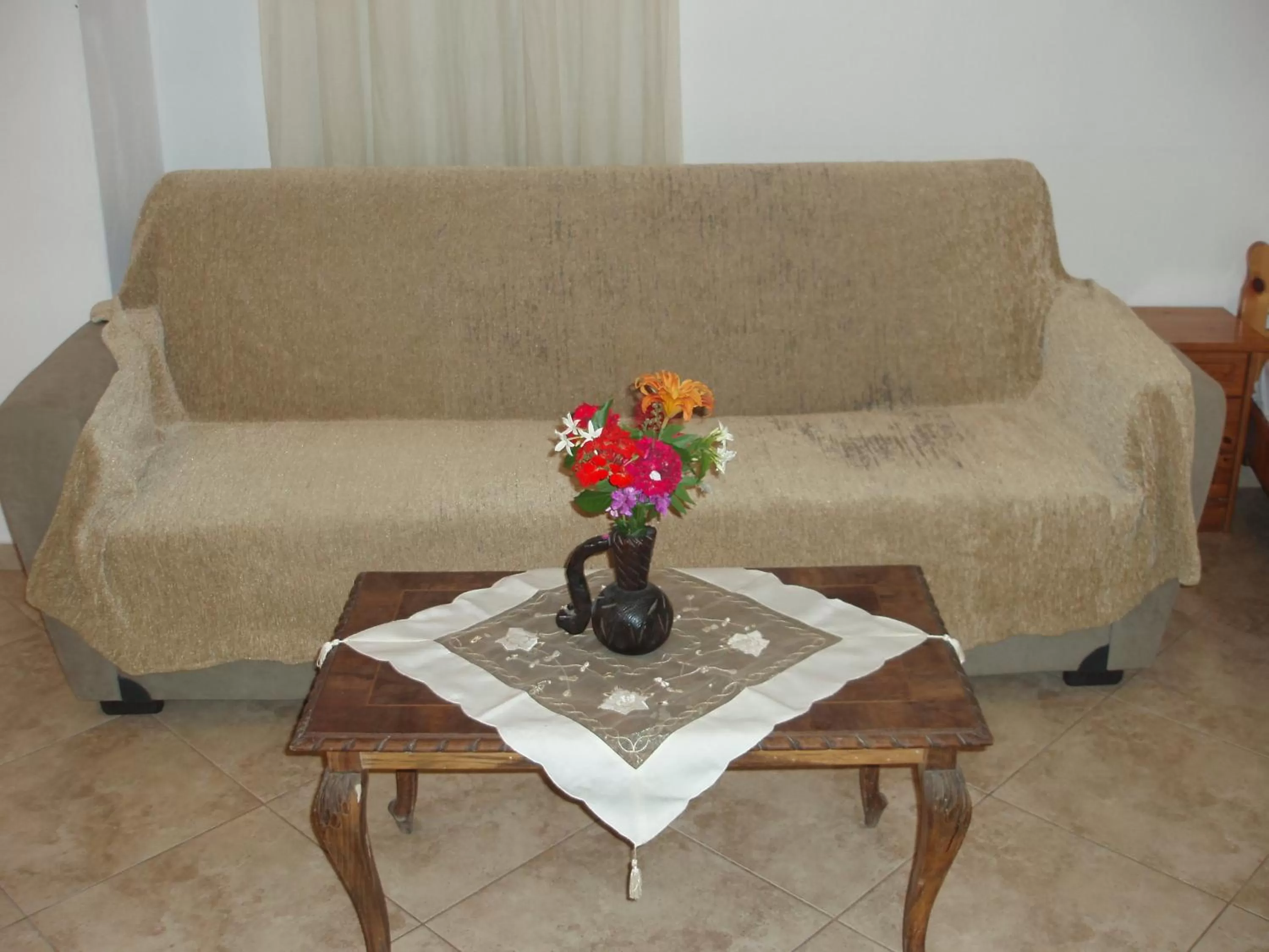 Living room in skiathos studios HL