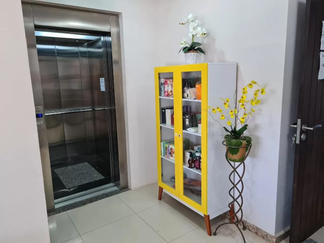 elevator in Hotel Jardim do Mar