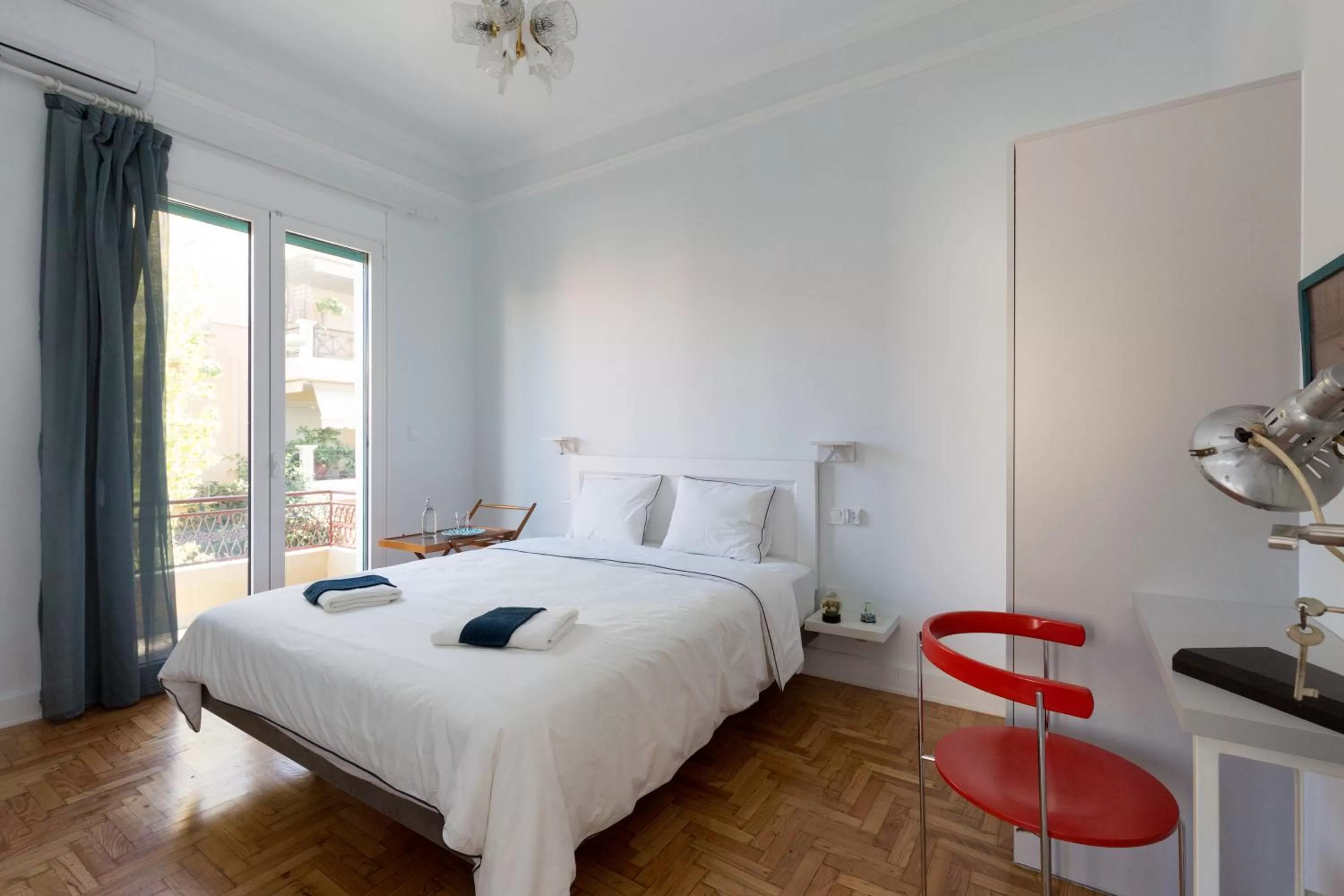 Bed in Troon of Athens Apartments