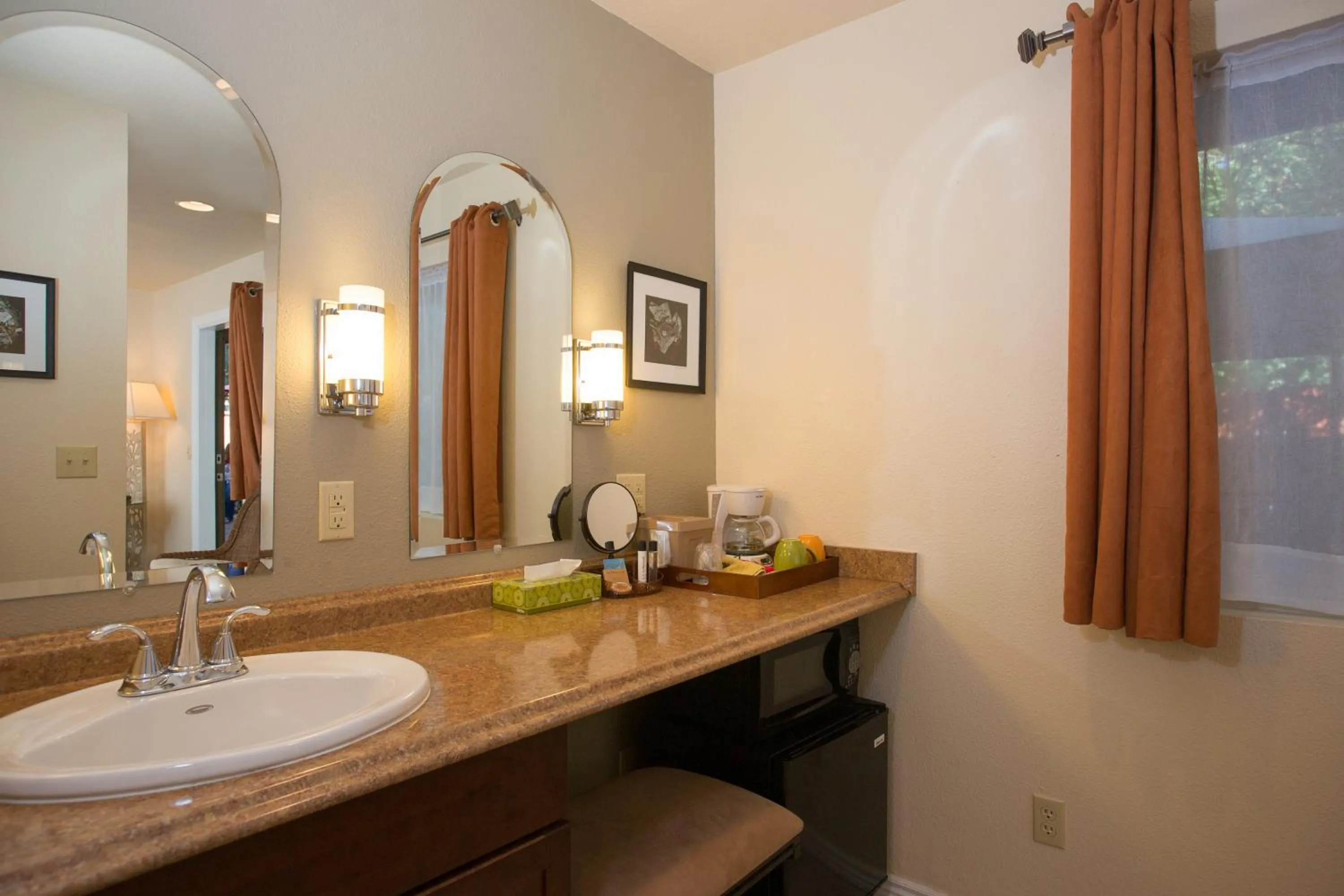 Bathroom in Baby Quail Inn
