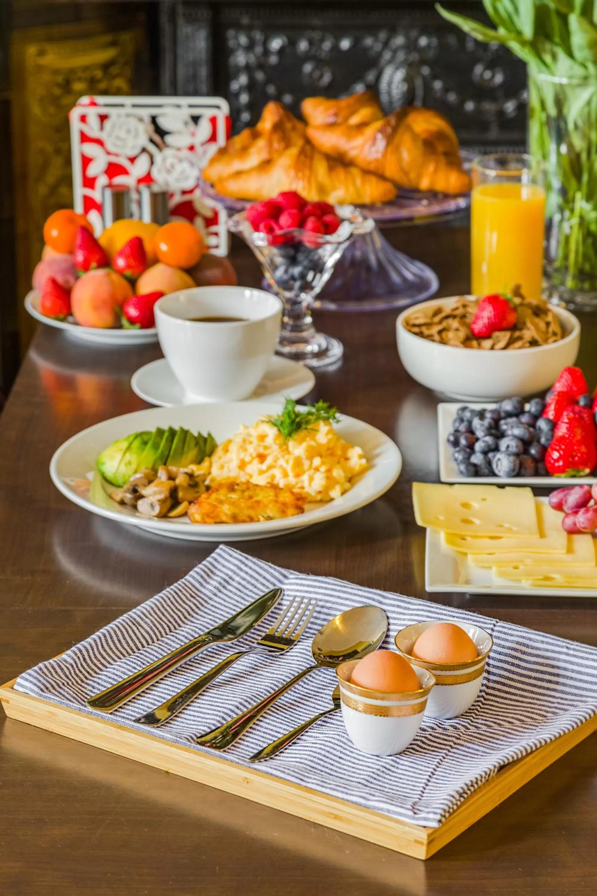 Restaurant/places to eat in 1 Lexham Gardens Hotel