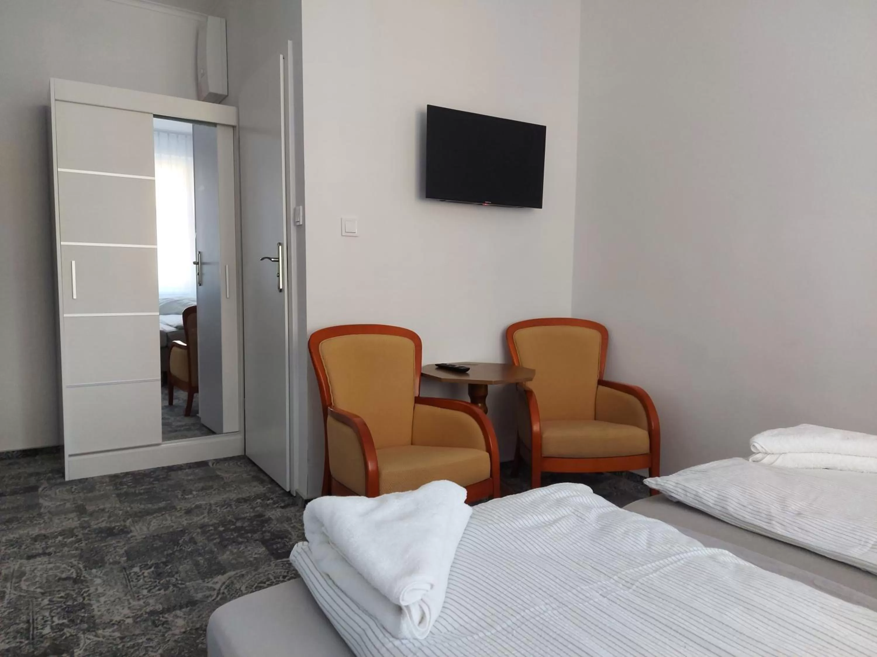 Photo of the whole room, Bed in Kamienica1924