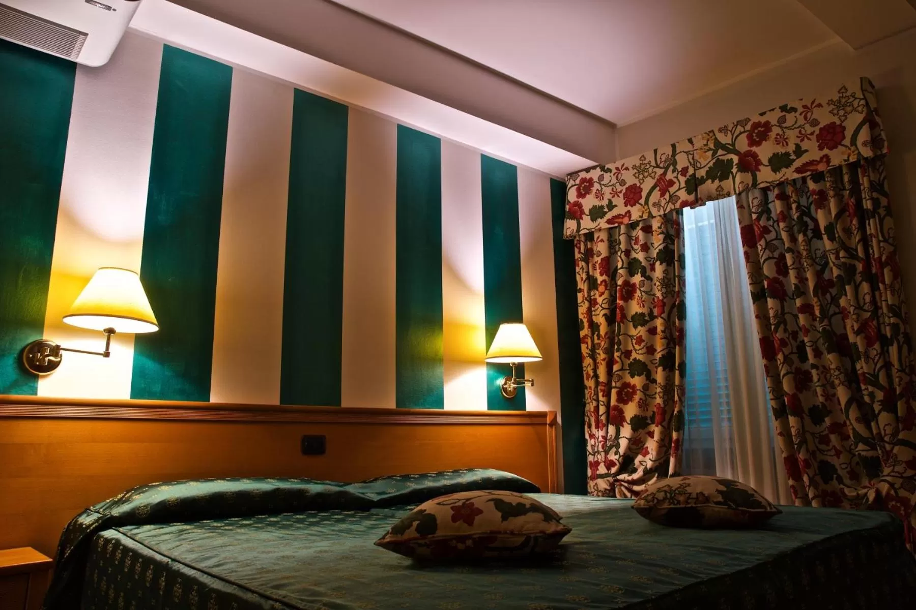 Bed in Hotel La Luna