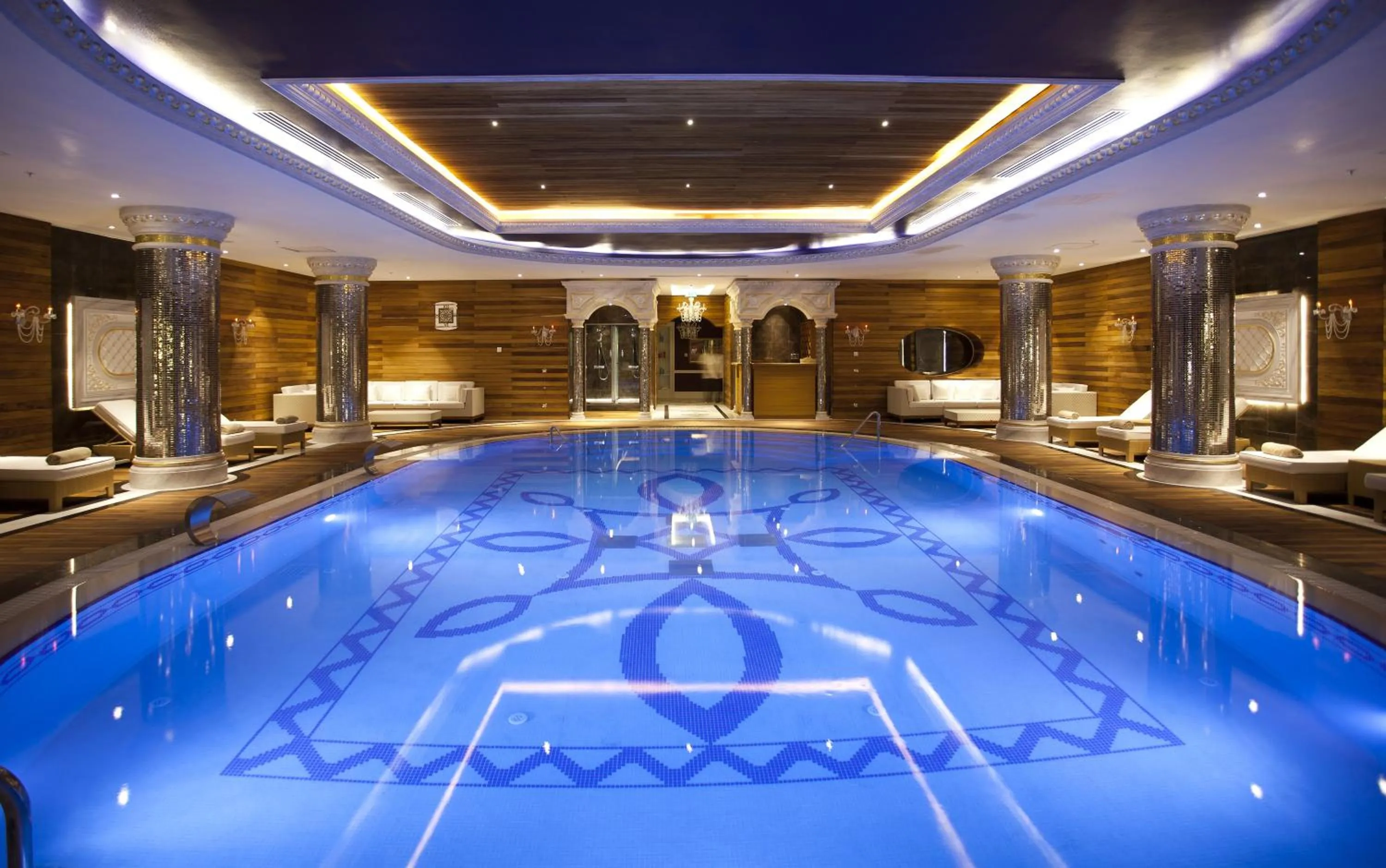 Swimming pool in Limak Yalova Thermal Boutique Hotel