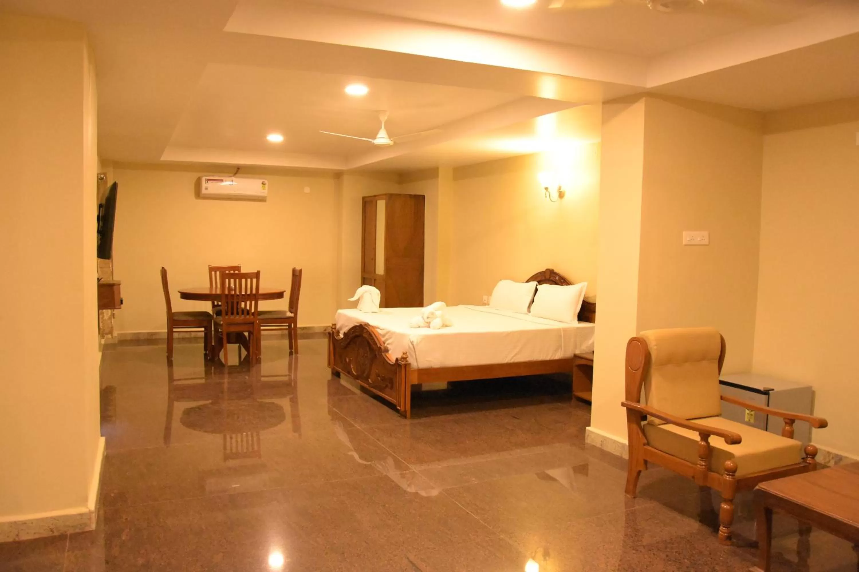 Photo of the whole room in Poppys Tower Tiruppur