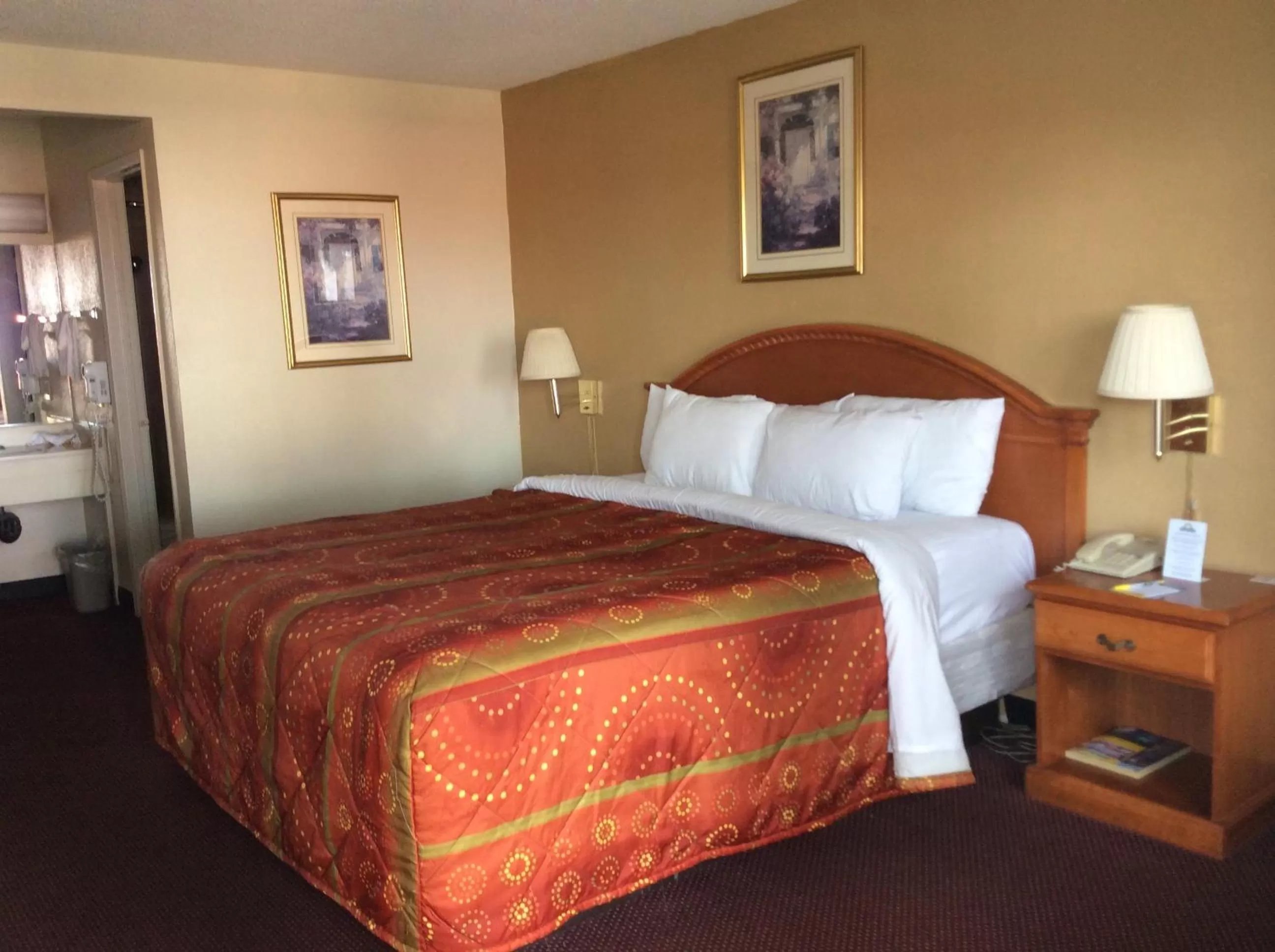 King Room - Non-Smoking in Days Inn by Wyndham in San Bernardino