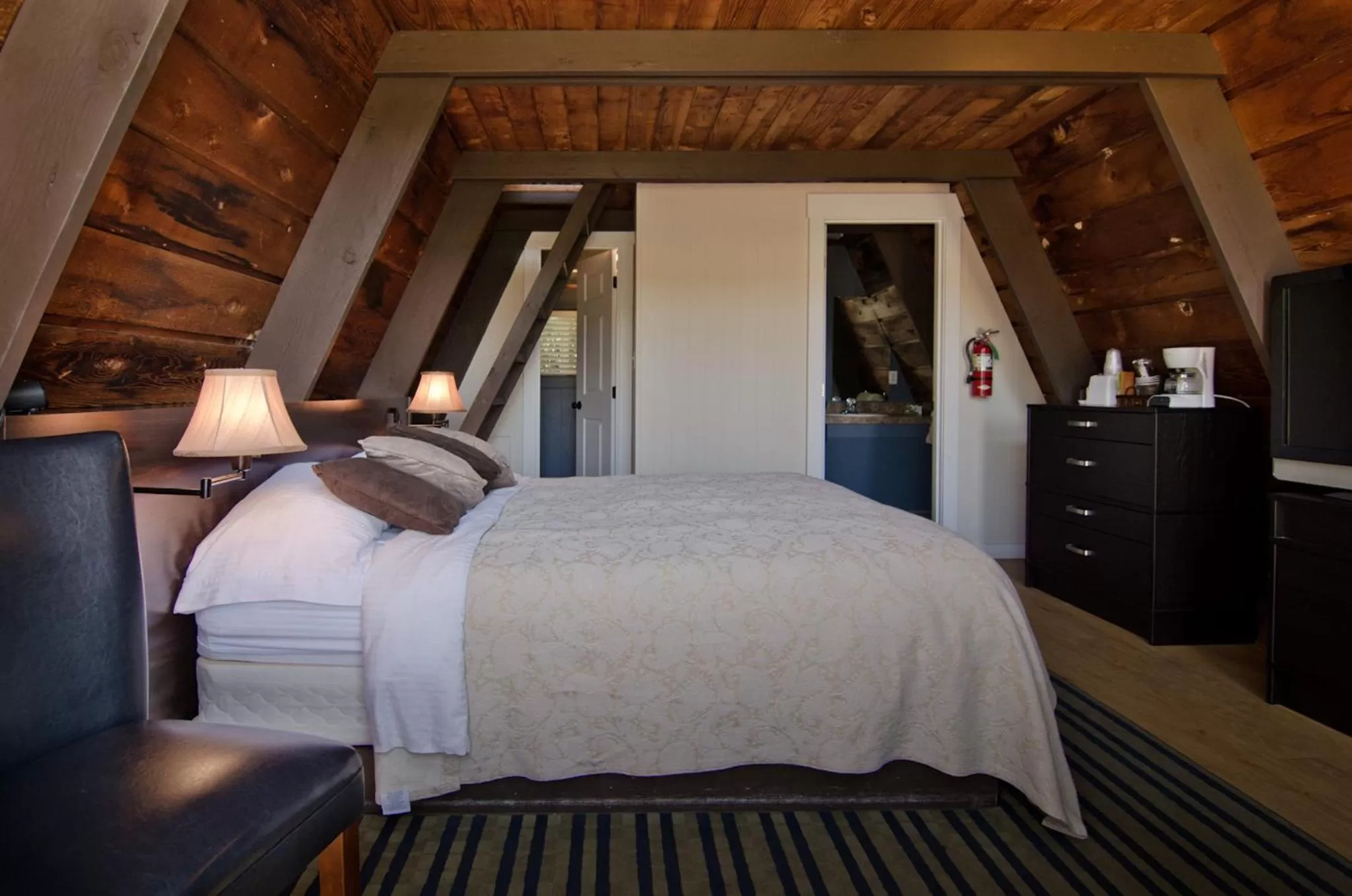 Photo of the whole room, Bed in Pacific Reef Hotel & Light Show