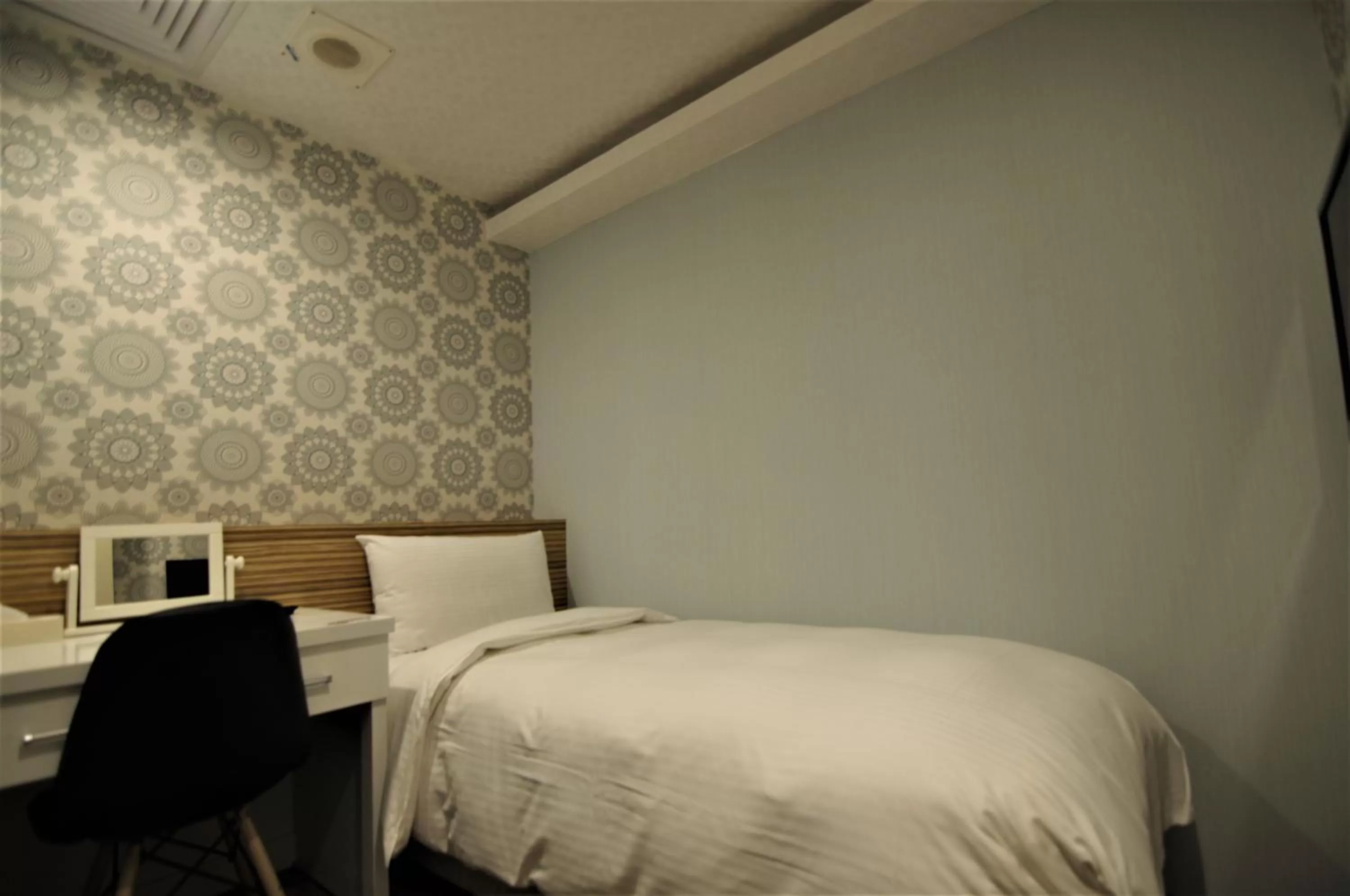 Photo of the whole room in 泊居旅店 Oursinn Hotel