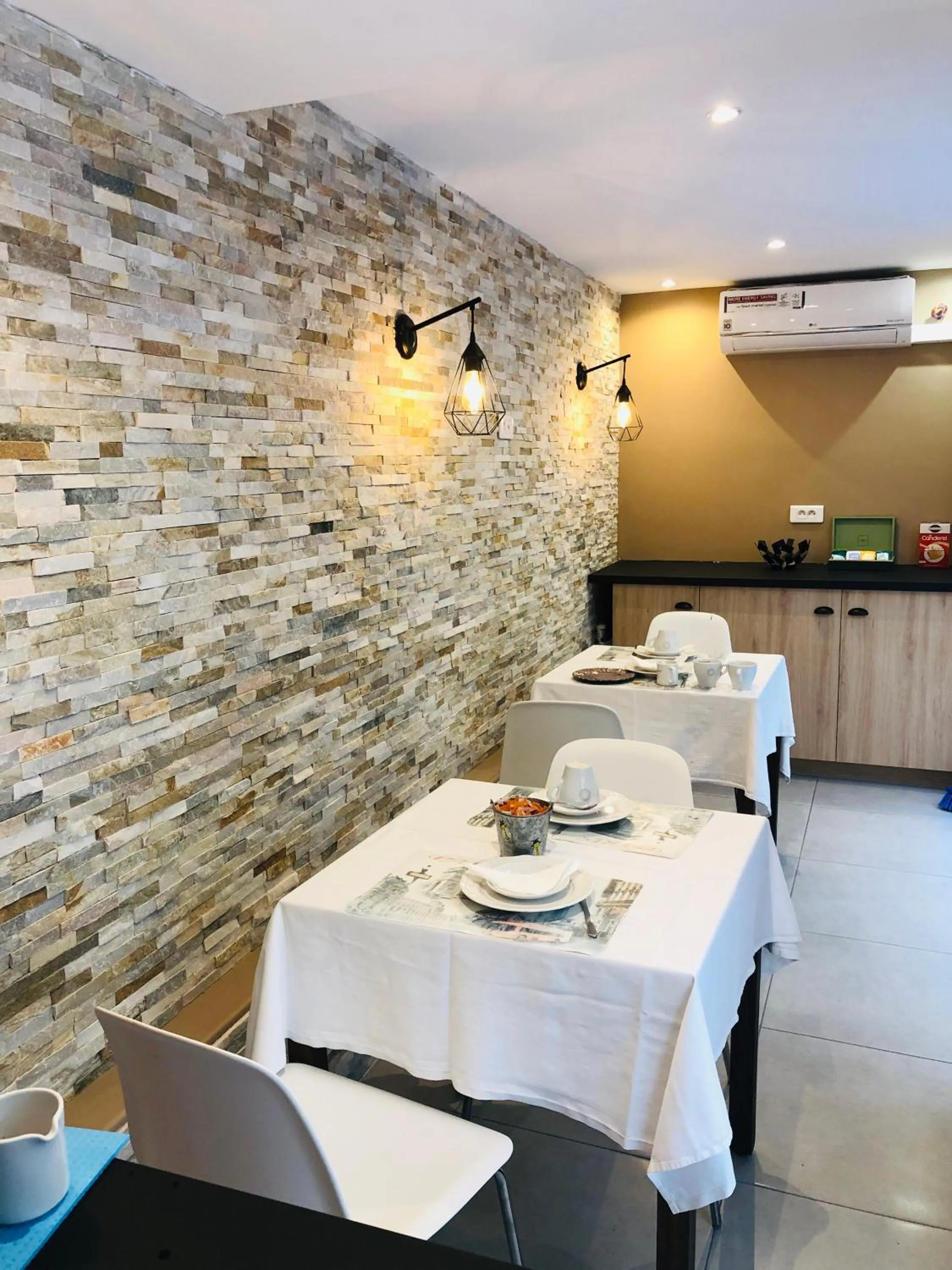 Restaurant/places to eat in Marmotel Etoile