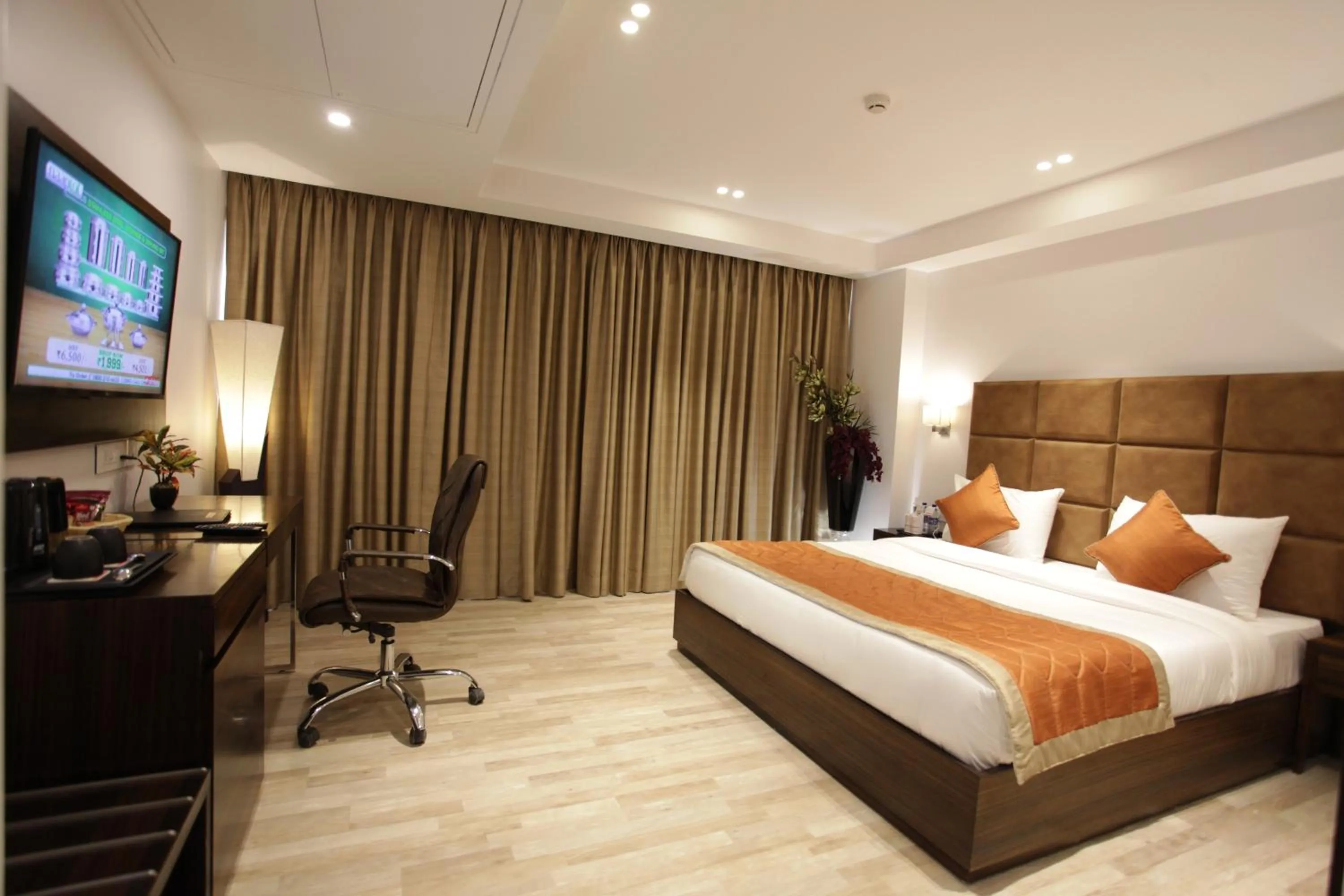 Coffee/tea facilities, Bed in Kaisons Inn (Near Apollo Hospital)