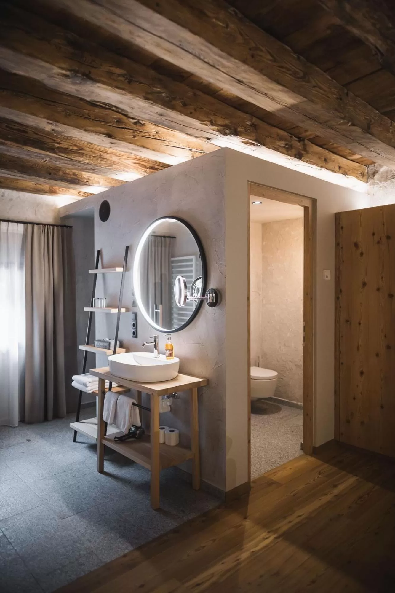 Bathroom, Bed in Autentis