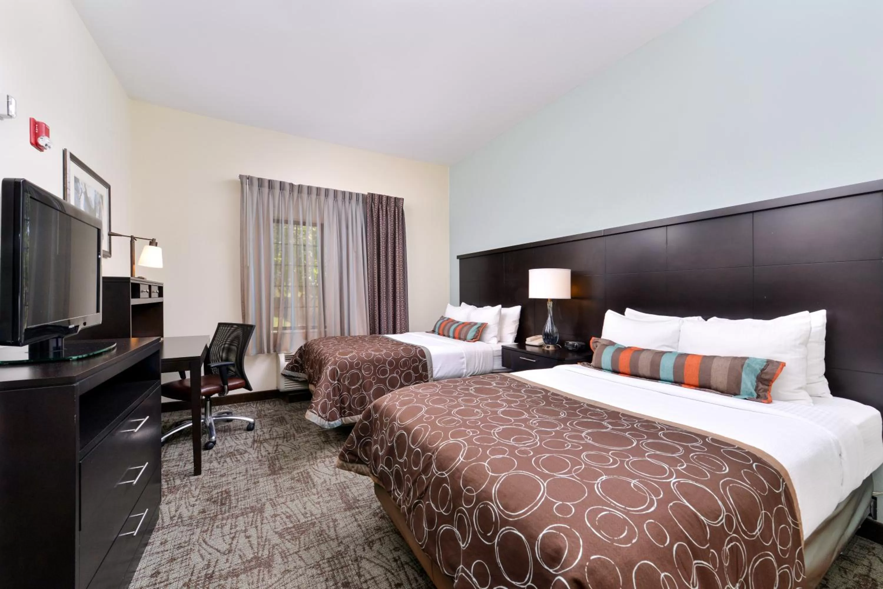 Photo of the whole room, Bed in Staybridge Suites O'Fallon Chesterfield by IHG
