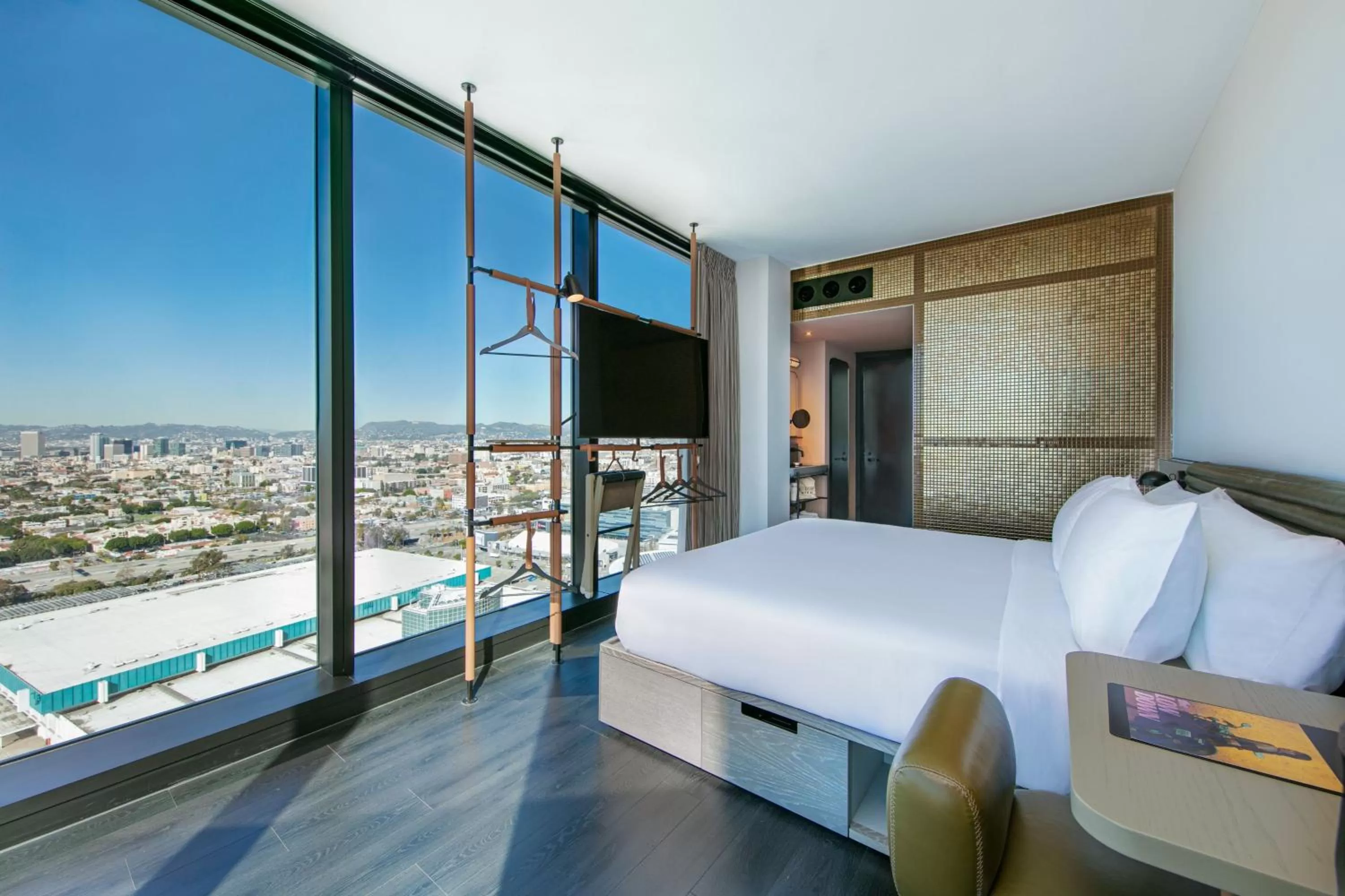 Bedroom, Bed in Moxy Downtown Los Angeles