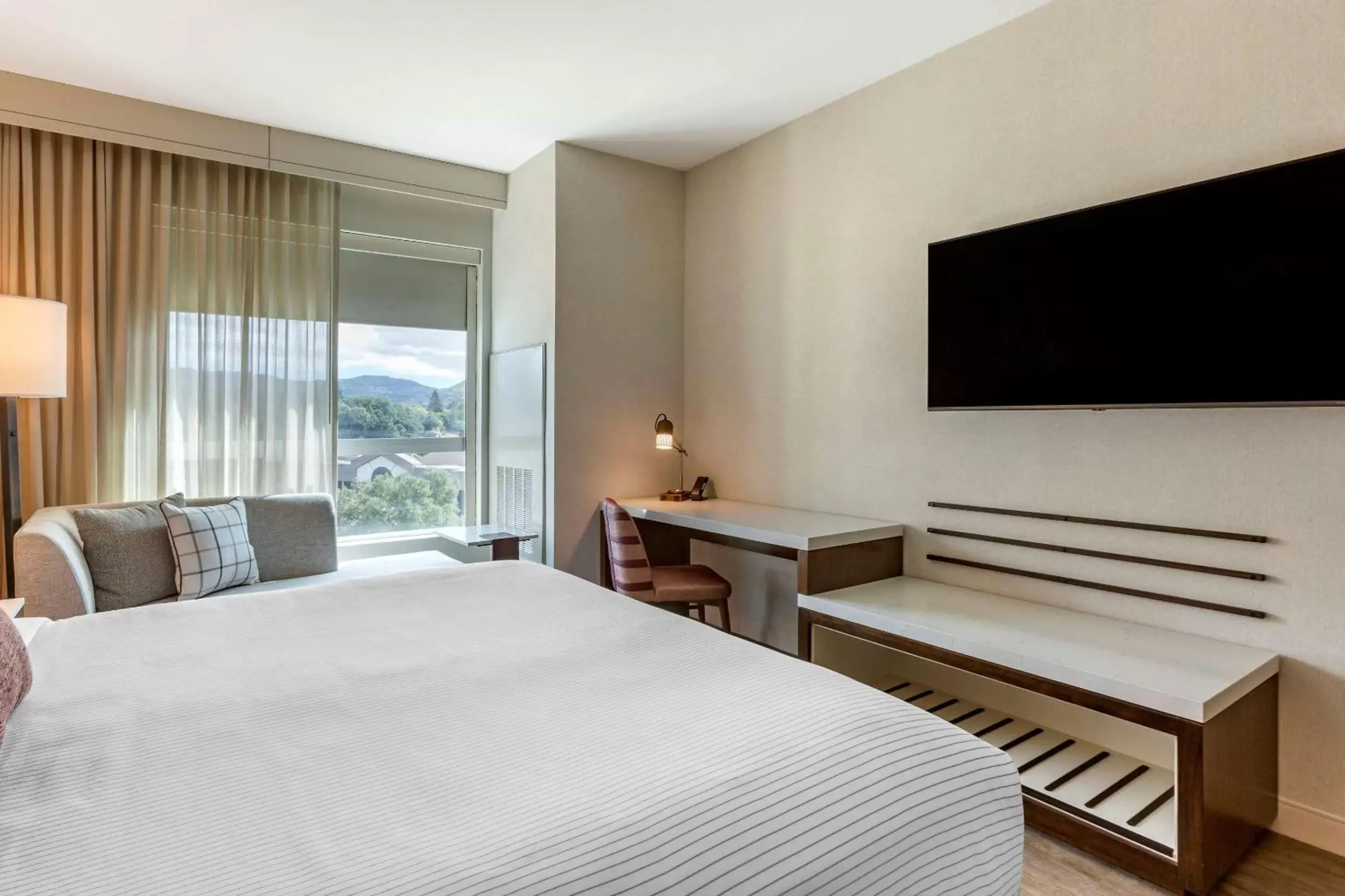 King Room with Accessible Tub - Accessible/Non Smoking in Cambria Hotel Napa Valley King Room with Accessible Tub - Accessible/Non Smoking in Cambria Hotel Napa Valley