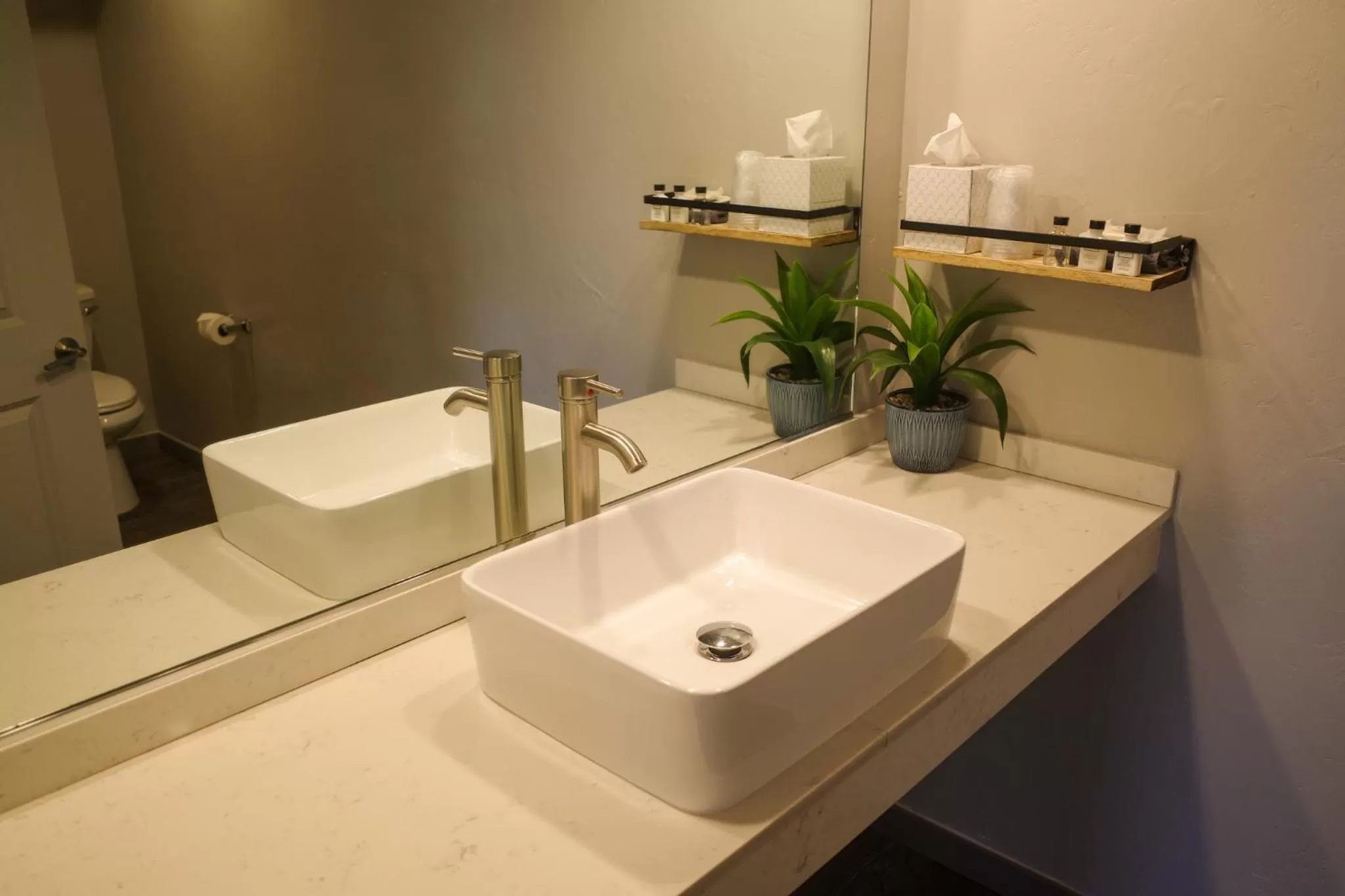 Americana Modern Hotel